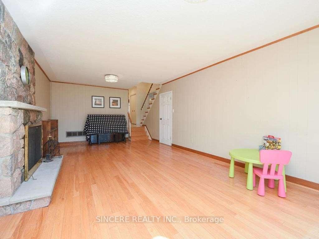 Photo 8 of 39 Kathrose Drive, North York, Pleasant View — HOMEH
