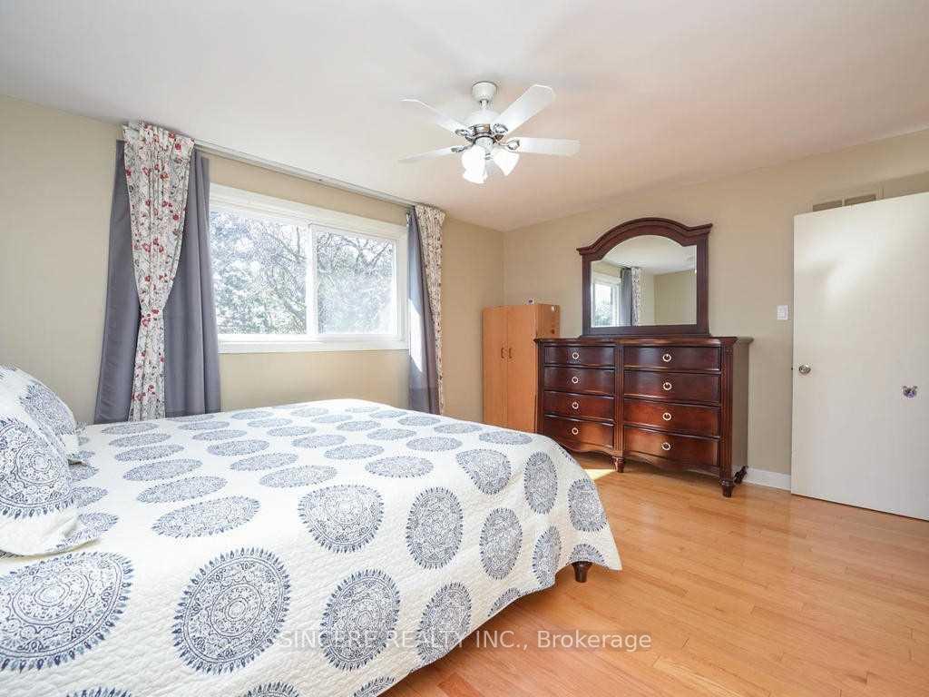 Photo 11 of 39 Kathrose Drive, North York, Pleasant View — HOMEH