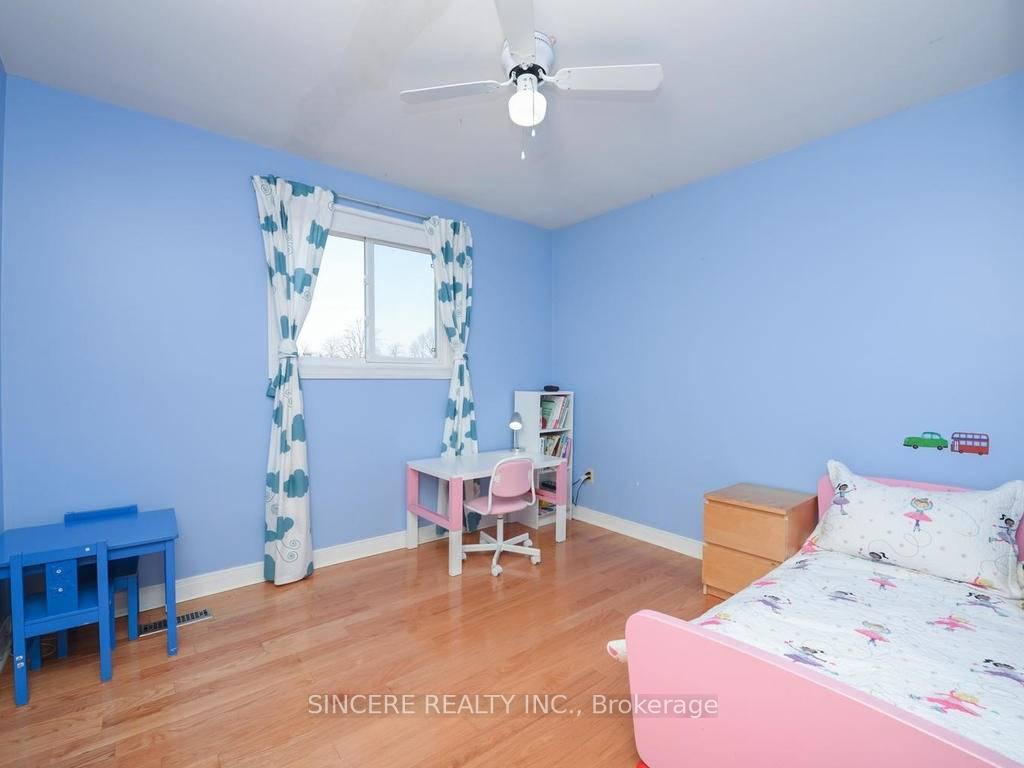 Photo 13 of 39 Kathrose Drive, North York, Pleasant View — HOMEH