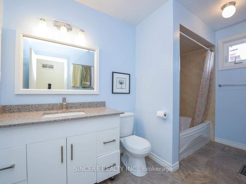 Photo 15 of 39 Kathrose Drive, North York, Pleasant View — HOMEH