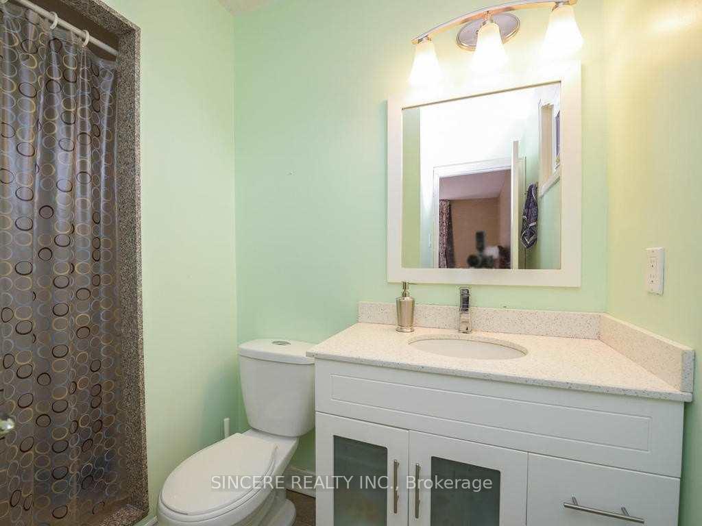 Photo 16 of 39 Kathrose Drive, North York, Pleasant View — HOMEH