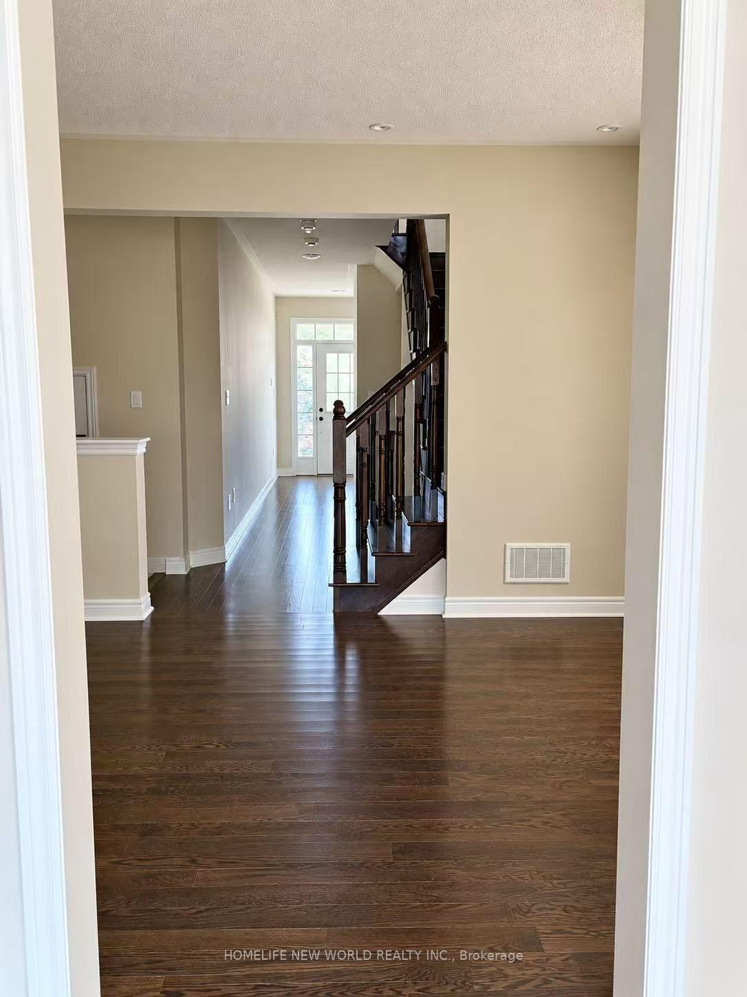 Photo 2 of 7 Port Arthur Crescent, Richmond Hill, Jefferson — HOMEH