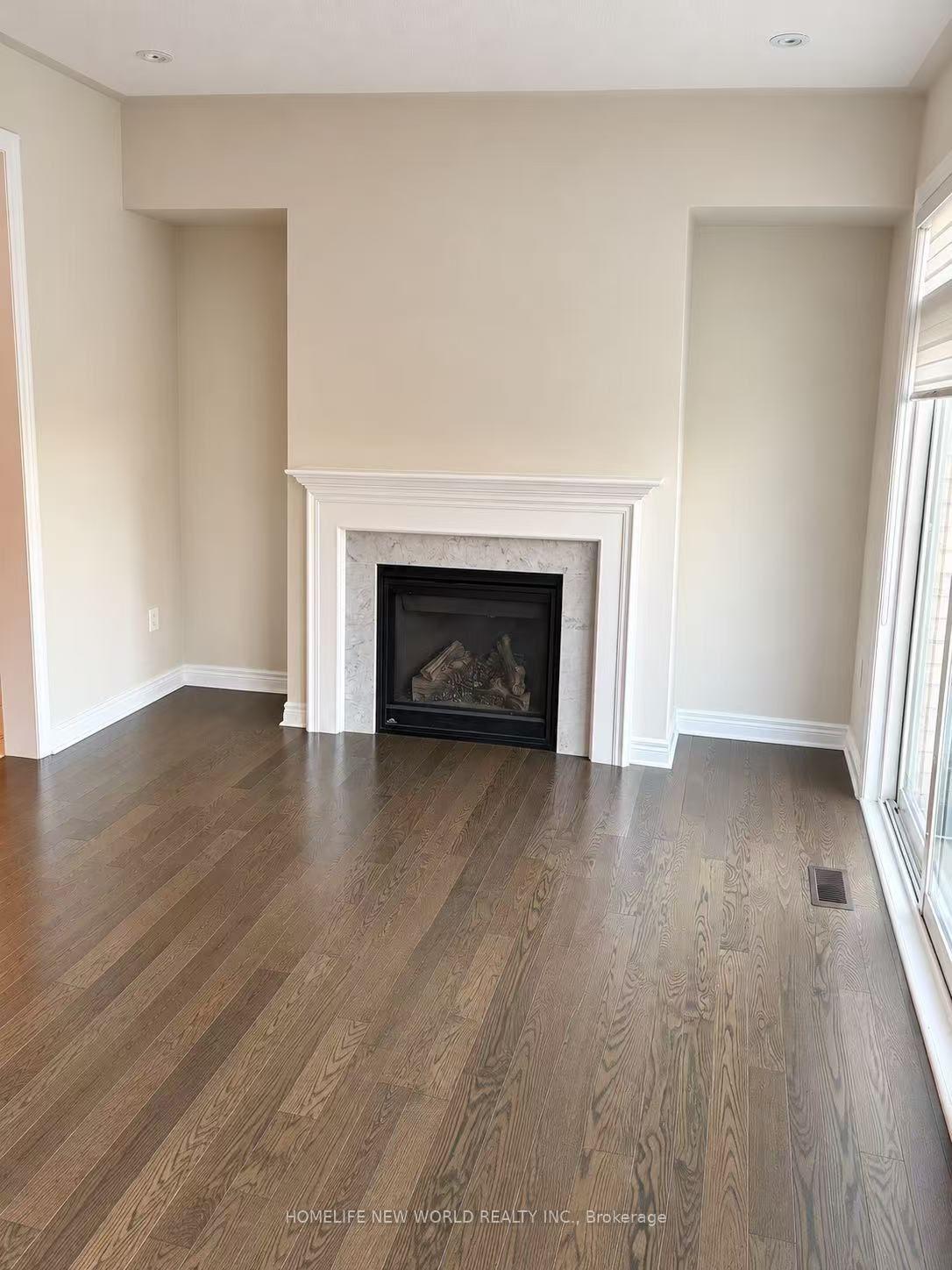 Photo 4 of 7 Port Arthur Crescent, Richmond Hill, Jefferson — HOMEH