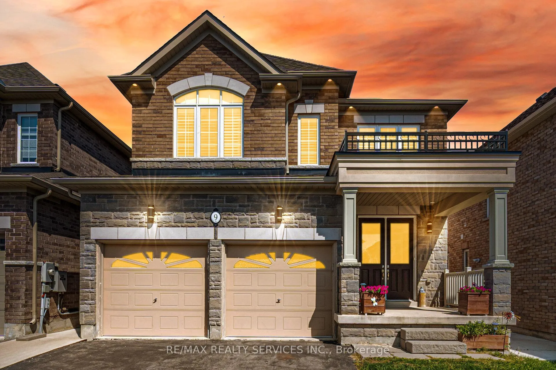 Front of 9 Meadowcreek Road