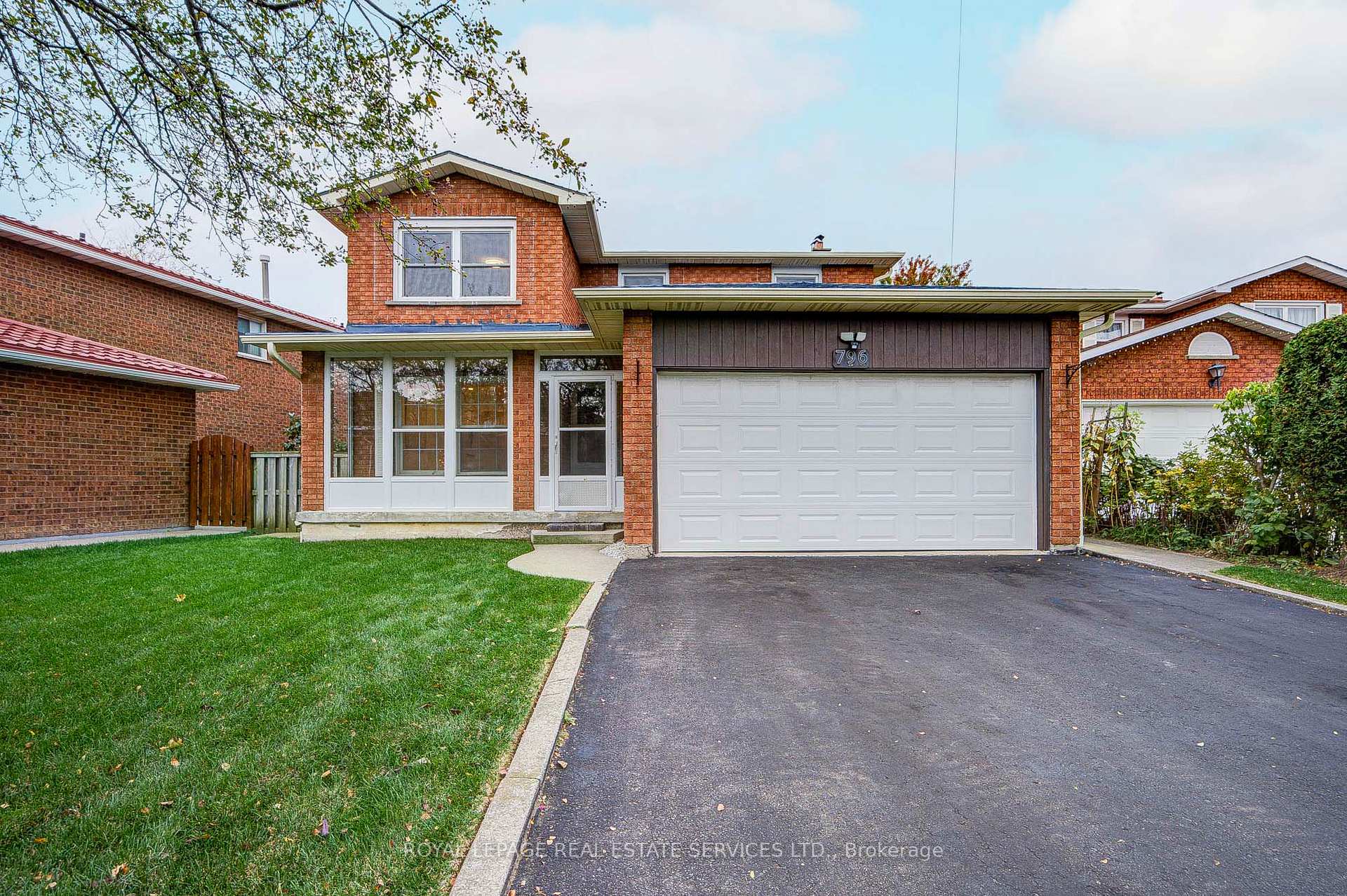 Front of 796 Buckingham Court