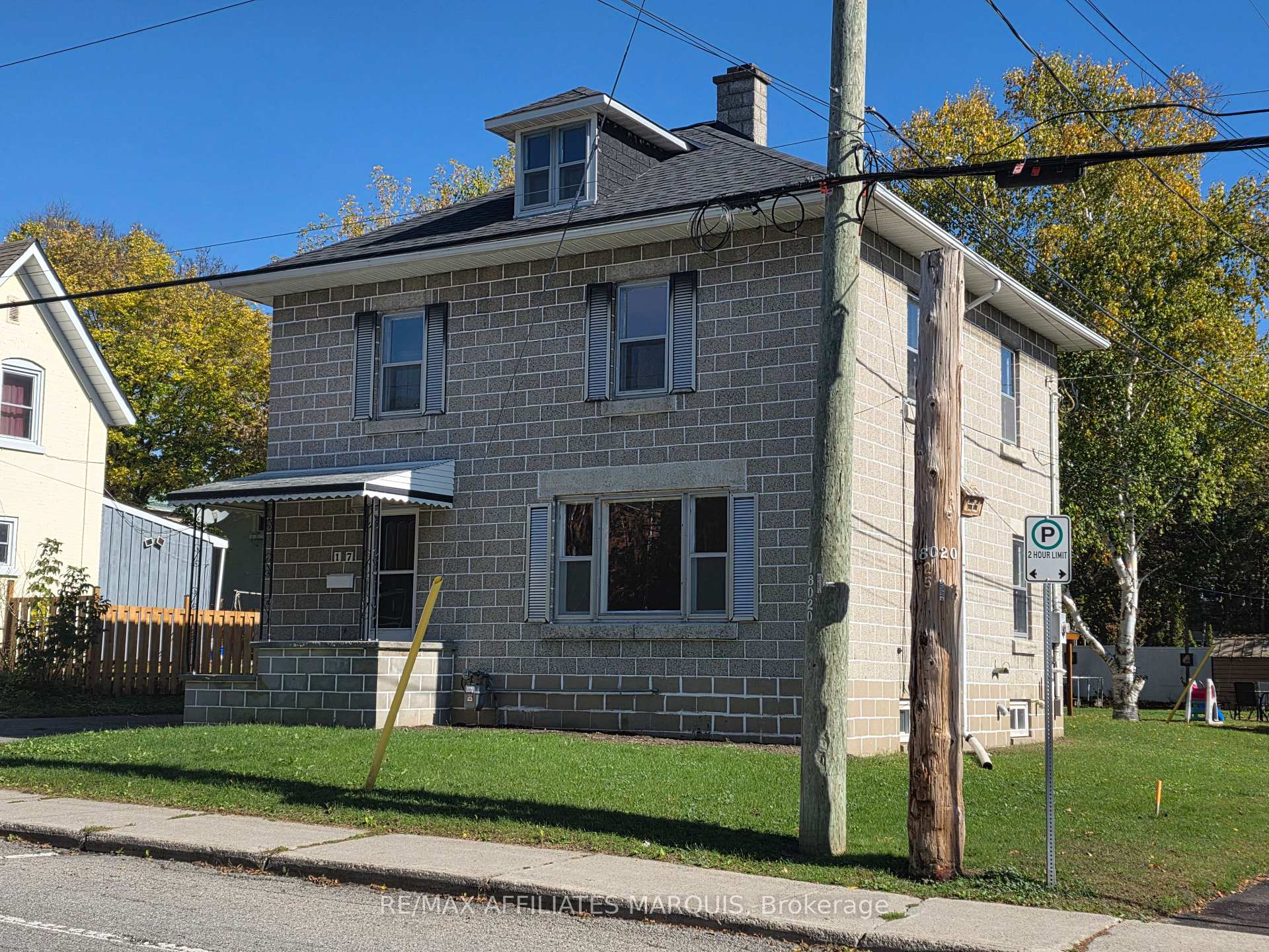 Photo 2 of 17 Maple Avenue N, Smiths Falls, Smiths Falls — HOMEH