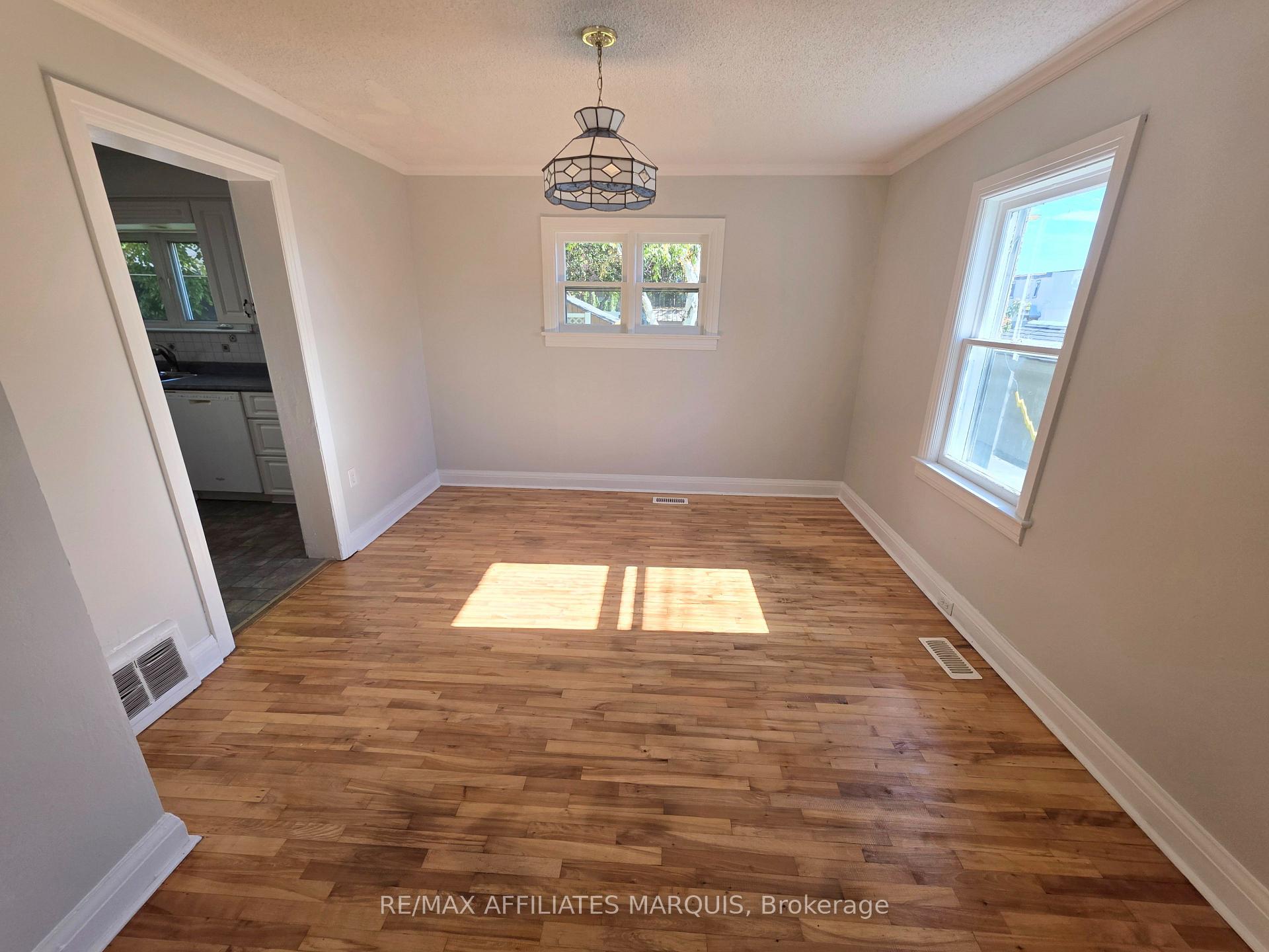 Photo 14 of 17 Maple Avenue N, Smiths Falls, Smiths Falls — HOMEH