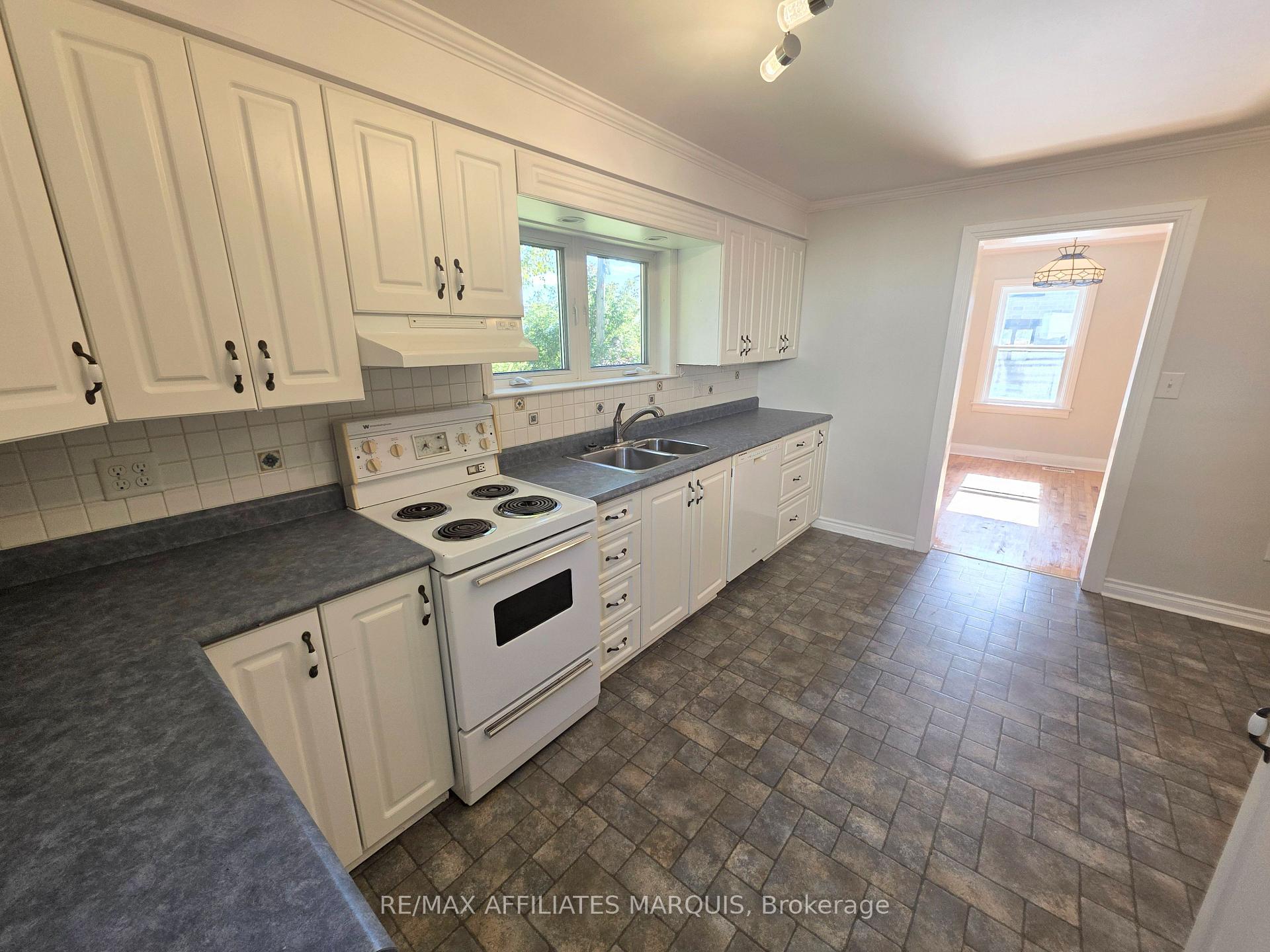 Photo 19 of 17 Maple Avenue N, Smiths Falls, Smiths Falls — HOMEH