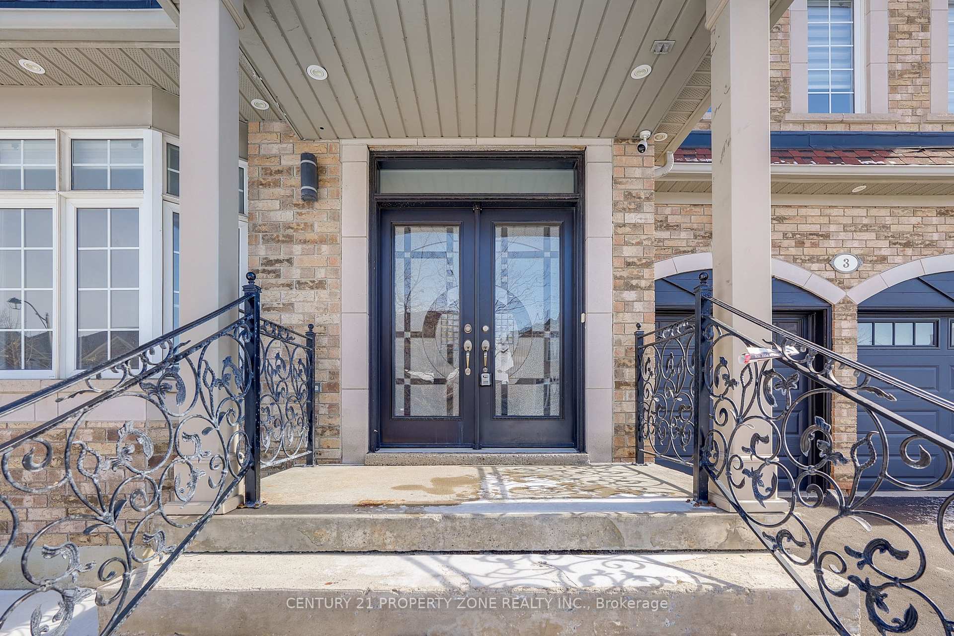 Photo 6 of 3 Freshspring Drive, Brampton, Sandringham-Wellington — HOMEH