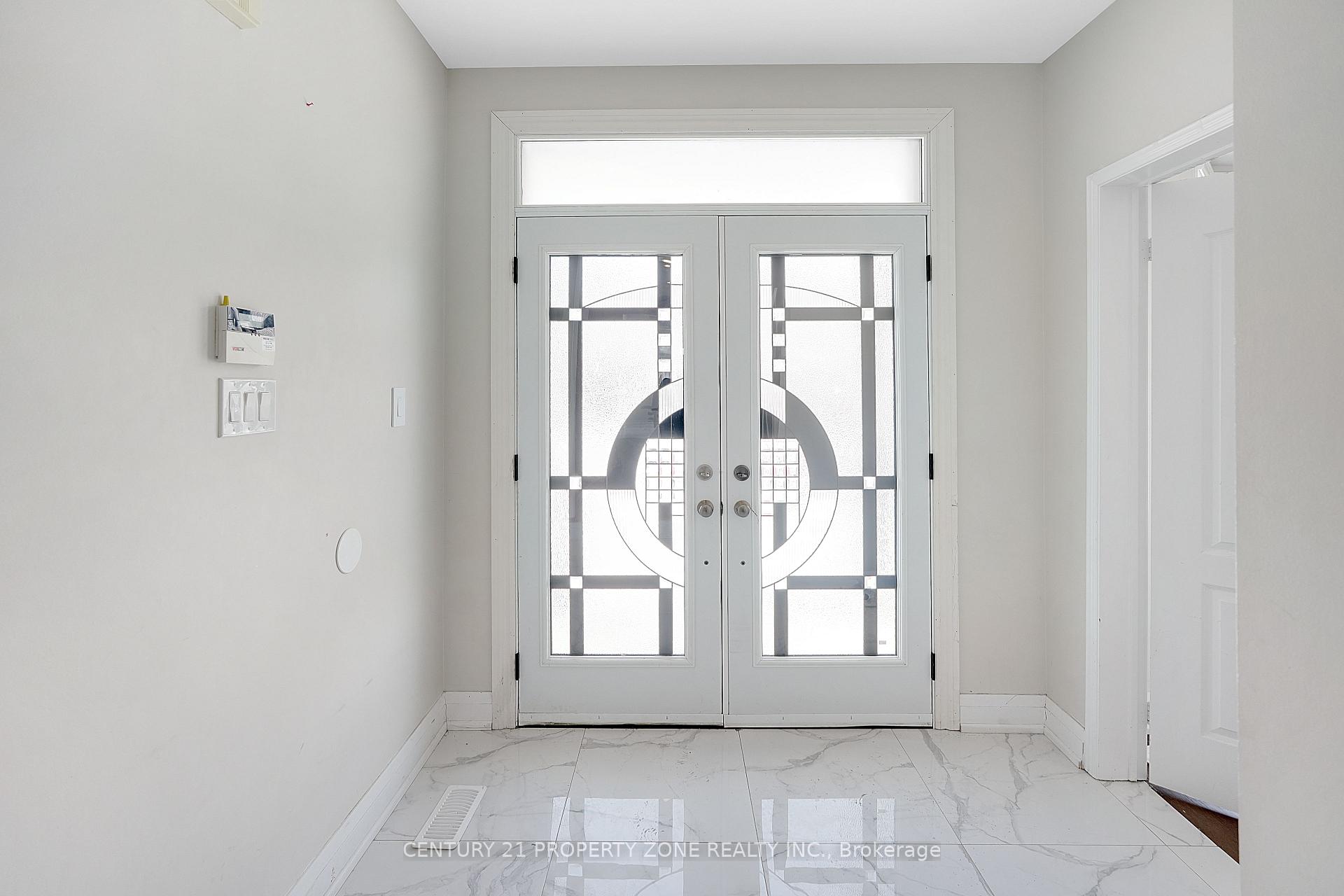 Photo 7 of 3 Freshspring Drive, Brampton, Sandringham-Wellington — HOMEH