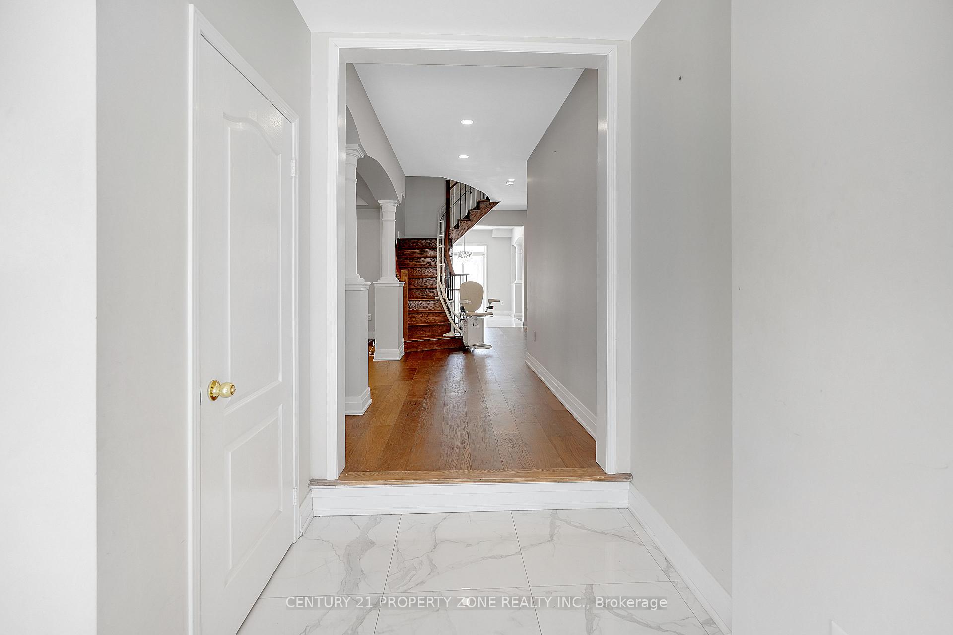 Photo 11 of 3 Freshspring Drive, Brampton, Sandringham-Wellington — HOMEH