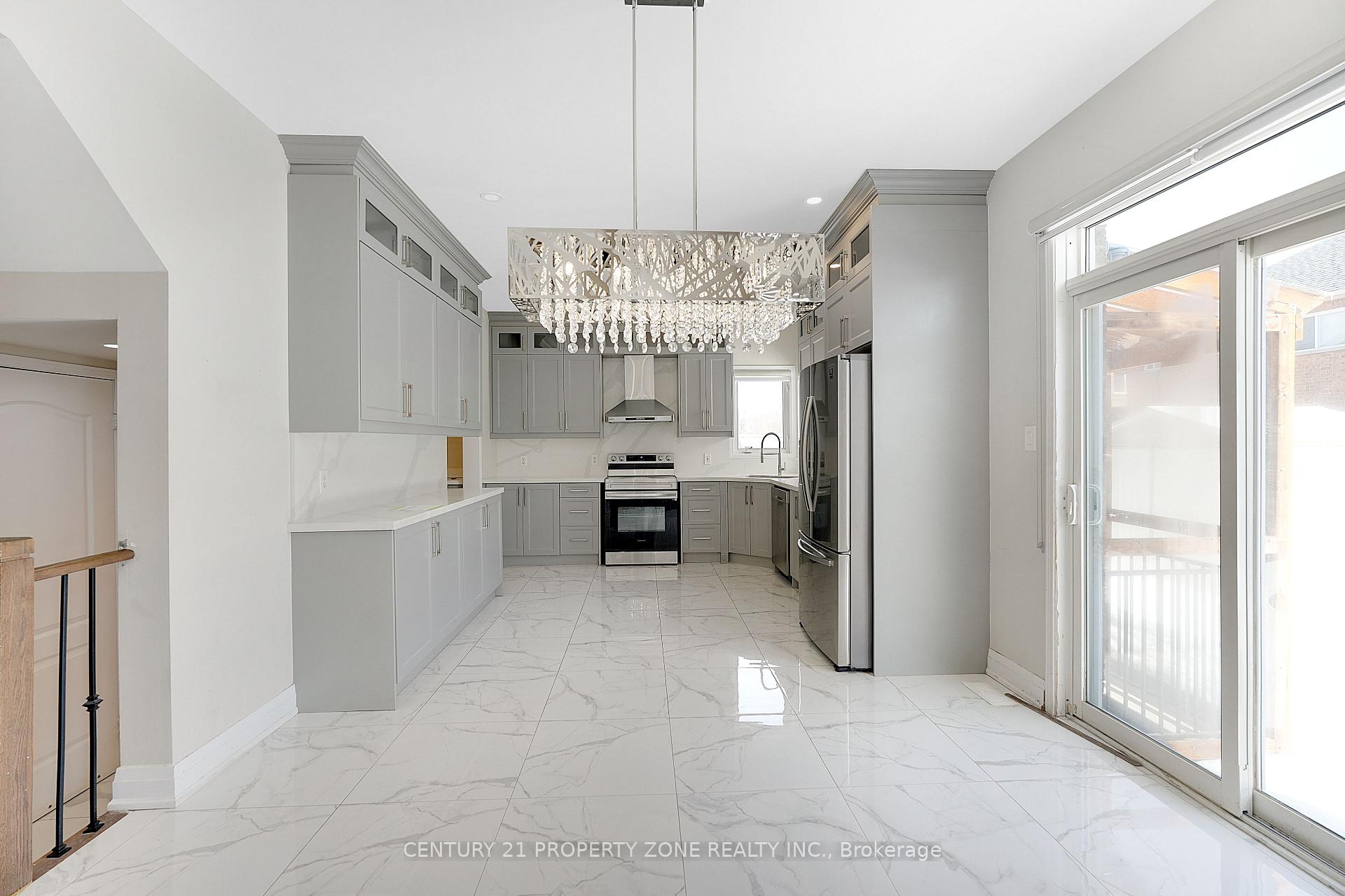 Photo 19 of 3 Freshspring Drive, Brampton, Sandringham-Wellington — HOMEH