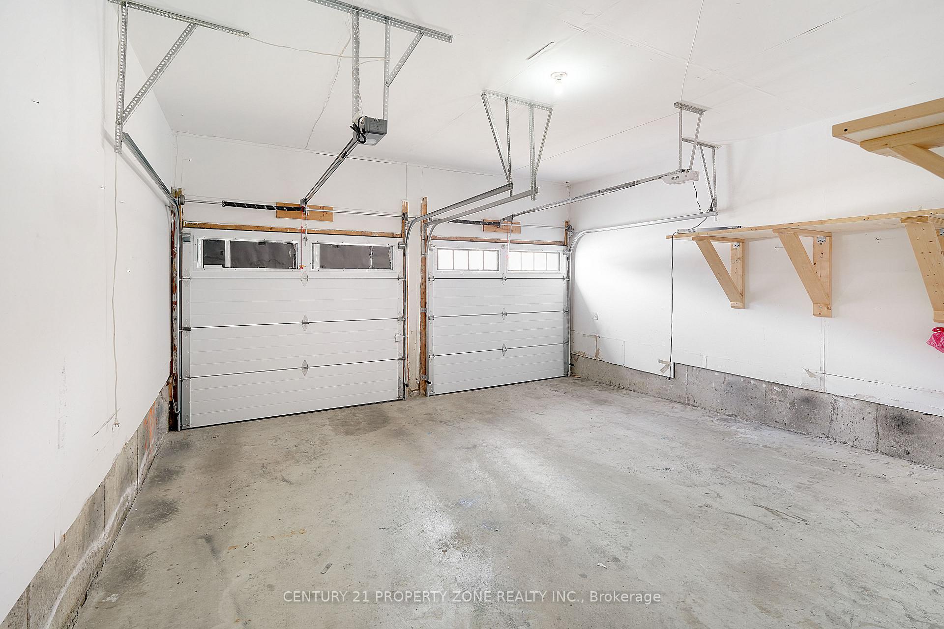 Photo 25 of 3 Freshspring Drive, Brampton, Sandringham-Wellington — HOMEH