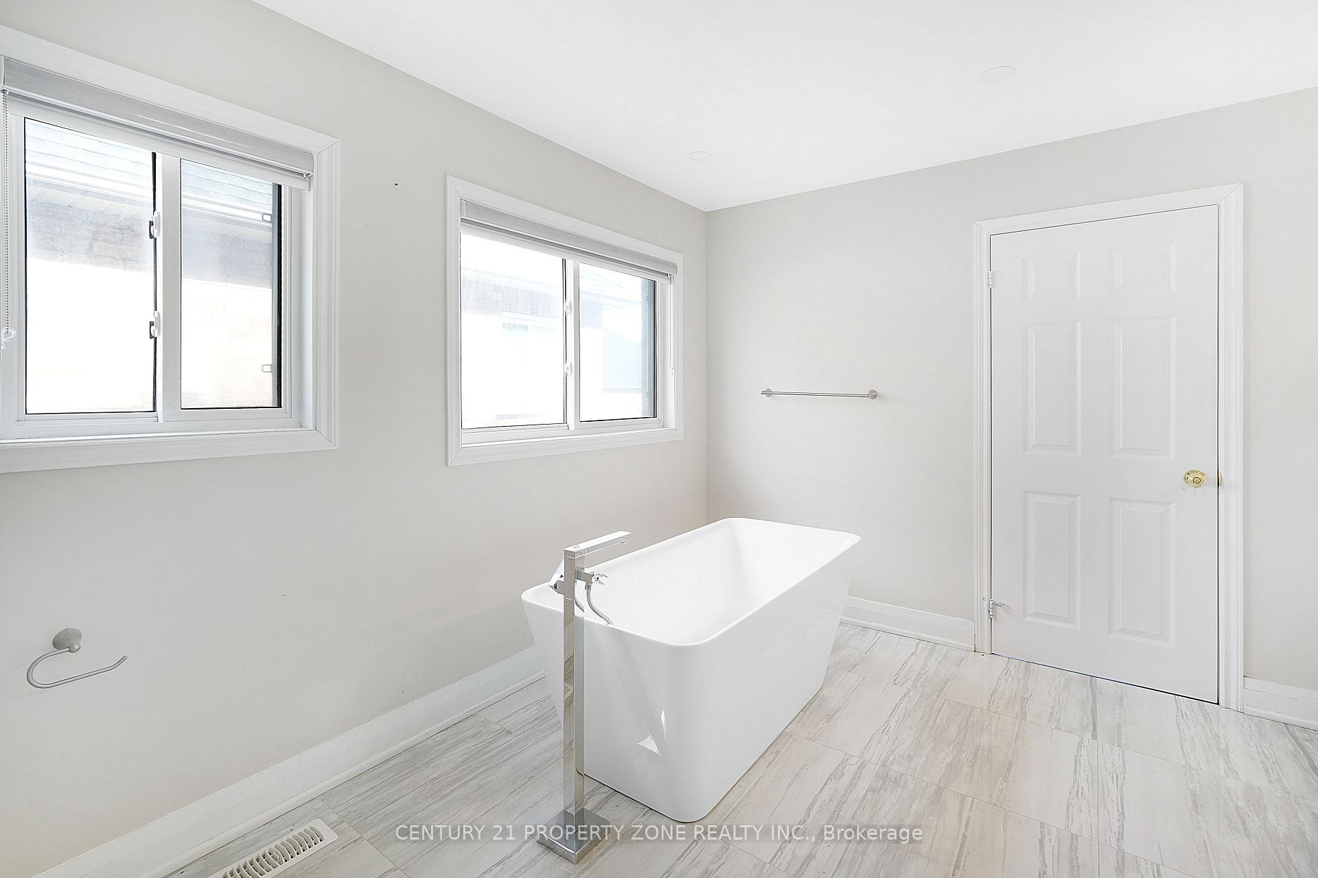 Photo 30 of 3 Freshspring Drive, Brampton, Sandringham-Wellington — HOMEH