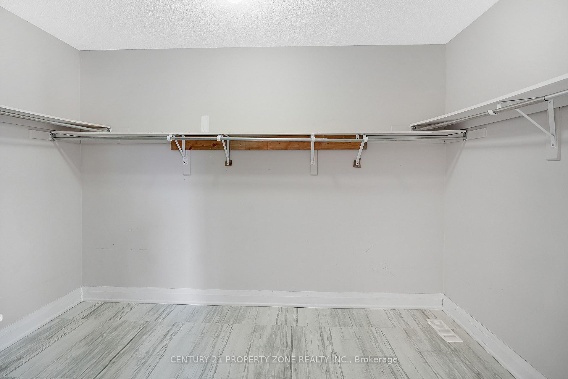 Photo 31 of 3 Freshspring Drive, Brampton, Sandringham-Wellington — HOMEH