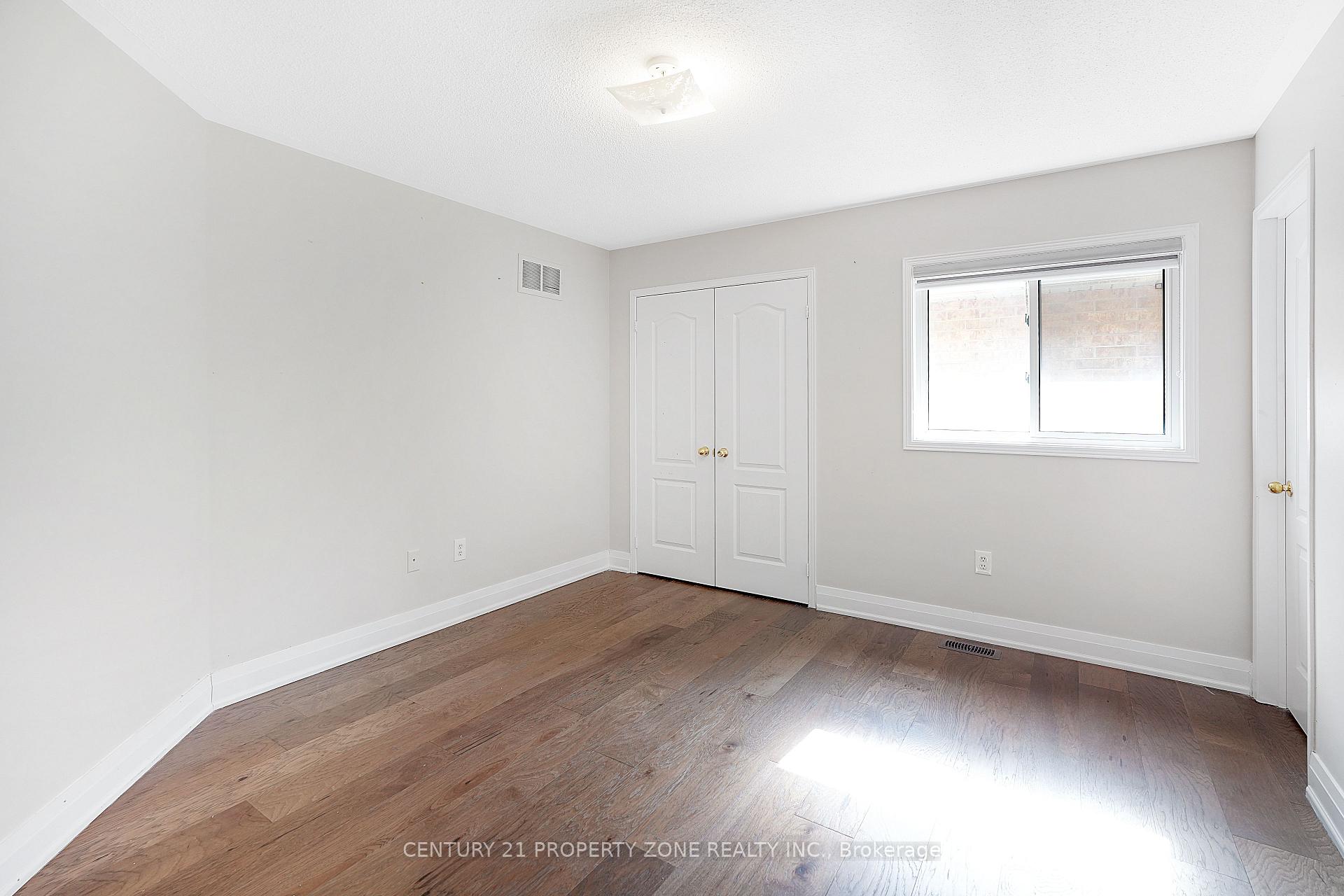 Photo 32 of 3 Freshspring Drive, Brampton, Sandringham-Wellington — HOMEH