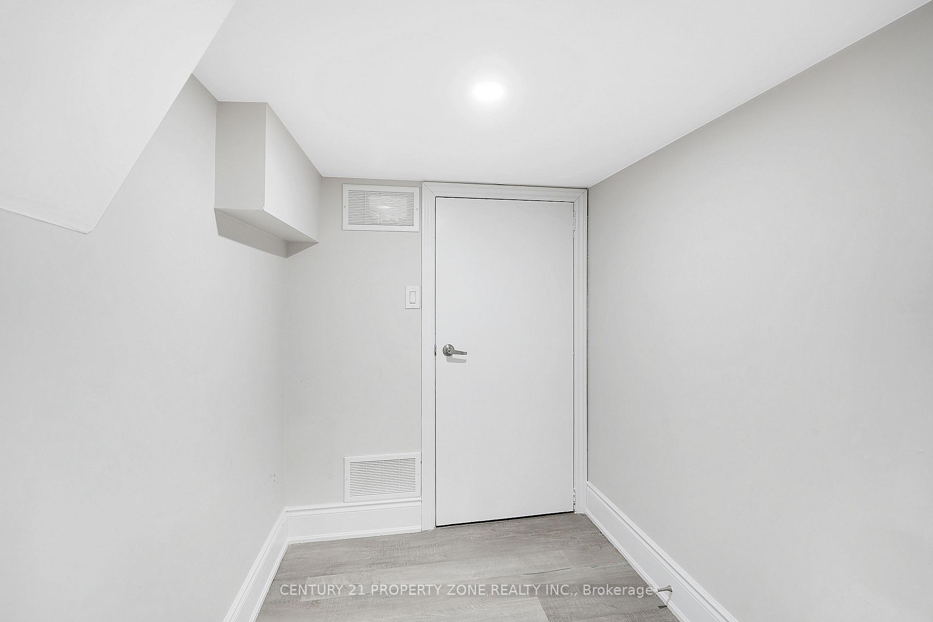 Photo 41 of 3 Freshspring Drive, Brampton, Sandringham-Wellington — HOMEH