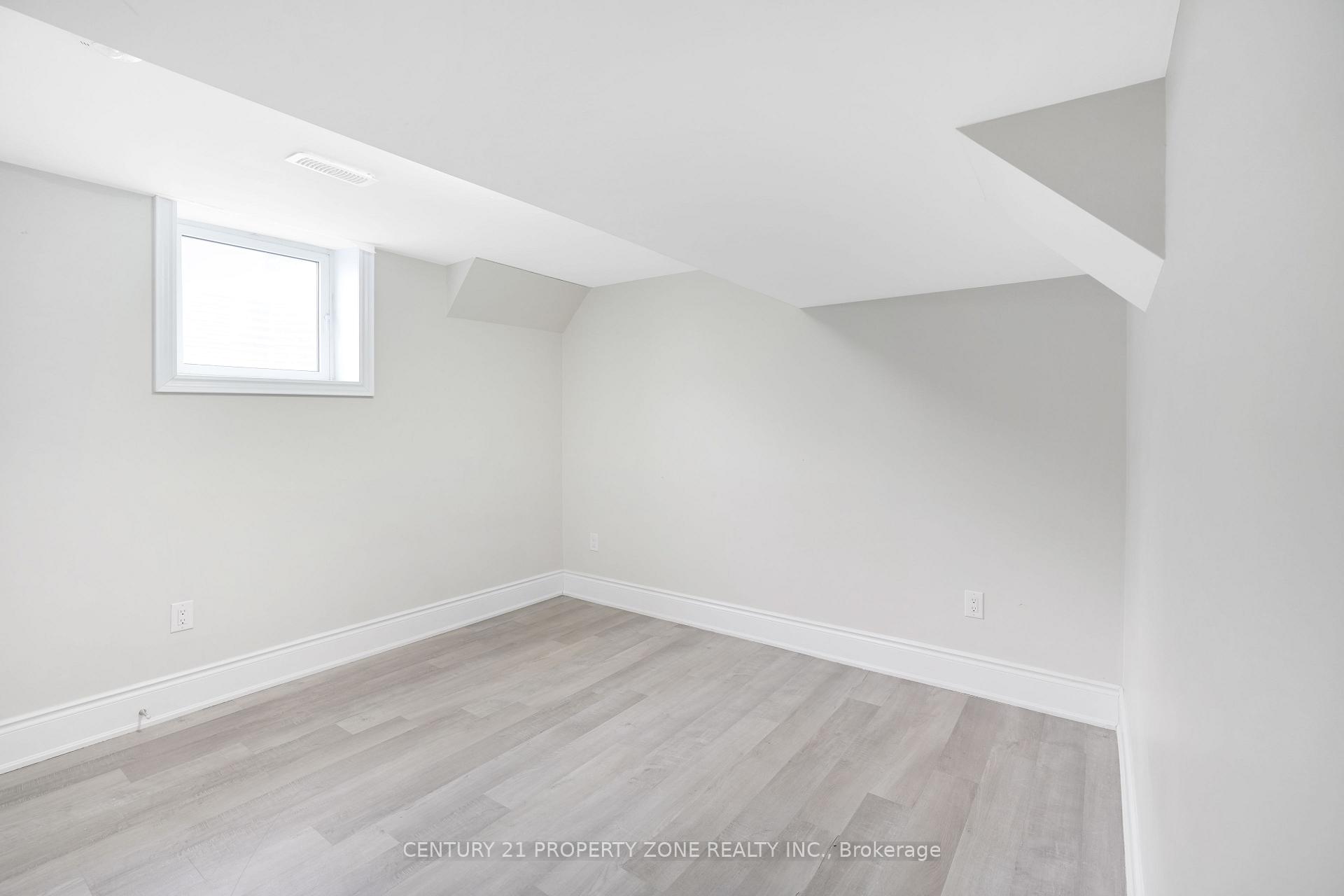 Photo 44 of 3 Freshspring Drive, Brampton, Sandringham-Wellington — HOMEH