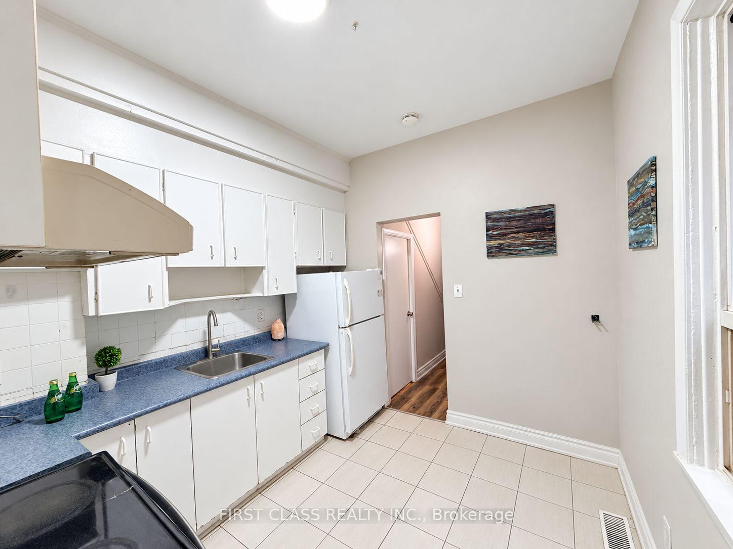 Photo 8 of 190 Major Street, Toronto, University — HOMEH