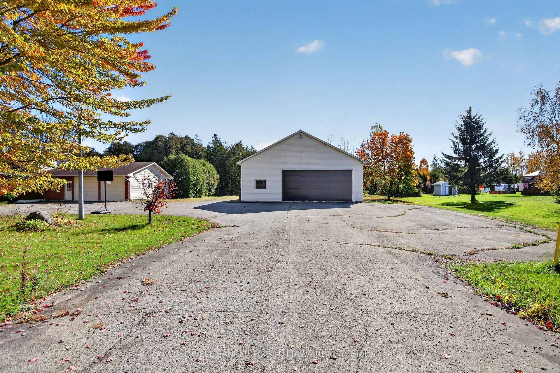 Photo 4 of 1920 County 20 Road, North Grenville, North Grenville Twp (Kemptville South) — HOMEH