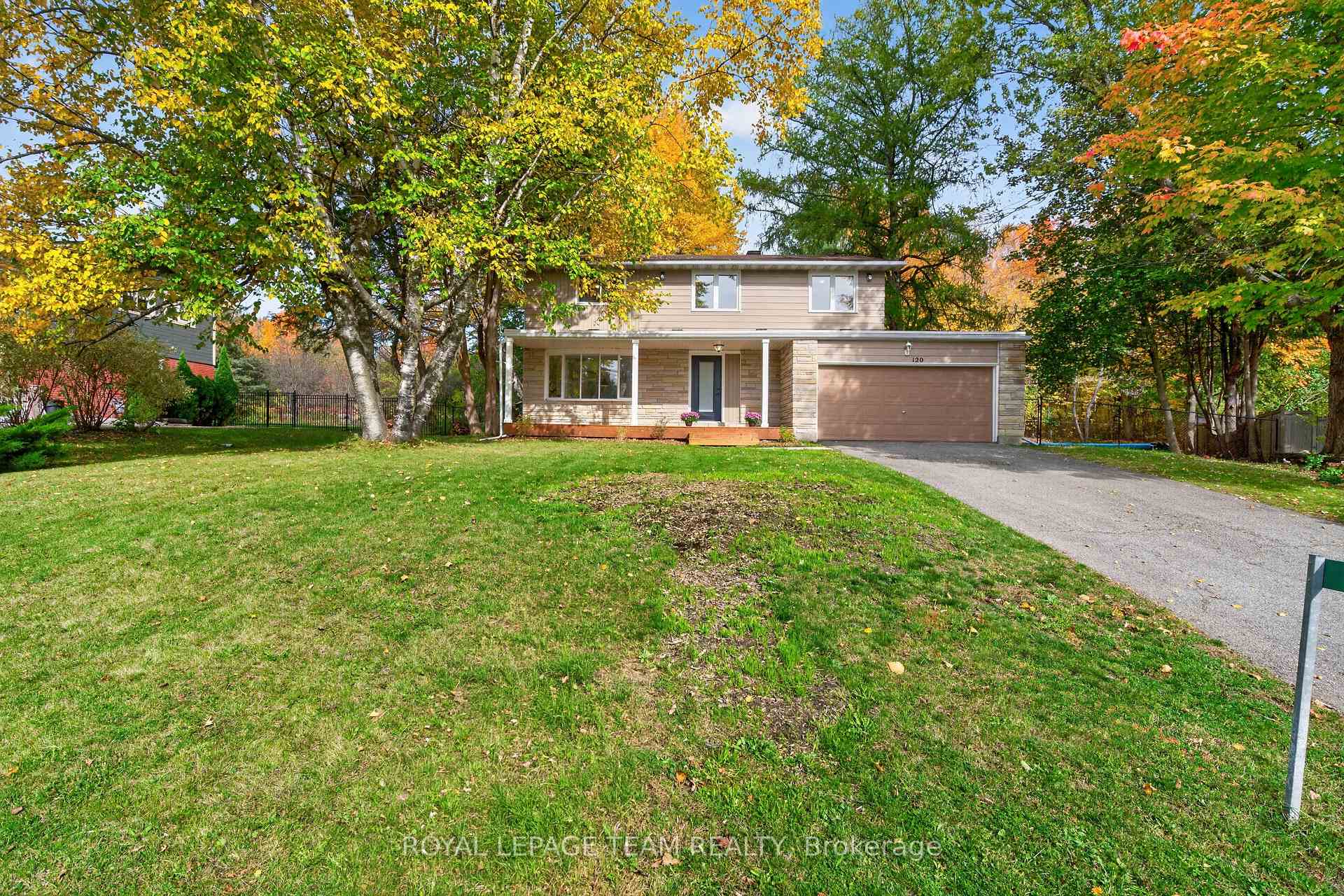 Photo 10 of 120 Glenncastle Drive, Ottawa, Carp — HOMEH