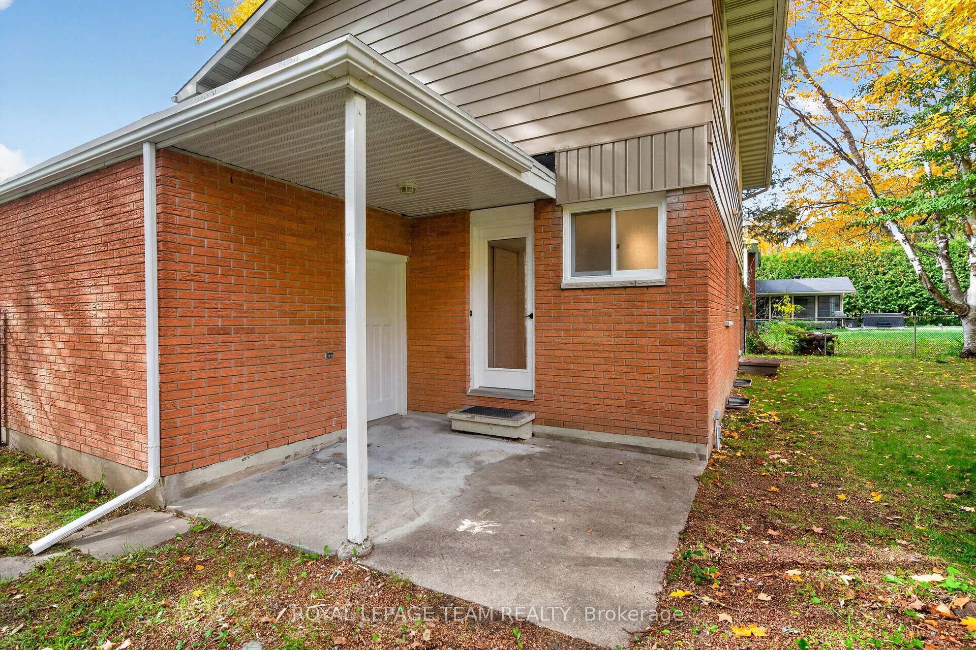 Photo 14 of 120 Glenncastle Drive, Ottawa, Carp — HOMEH