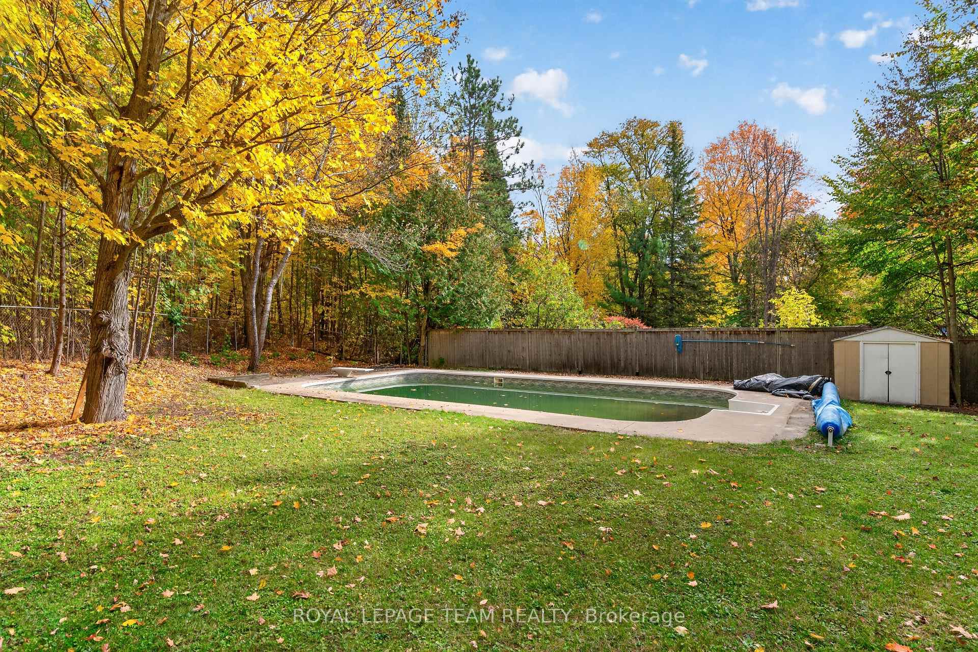 Photo 18 of 120 Glenncastle Drive, Ottawa, Carp — HOMEH