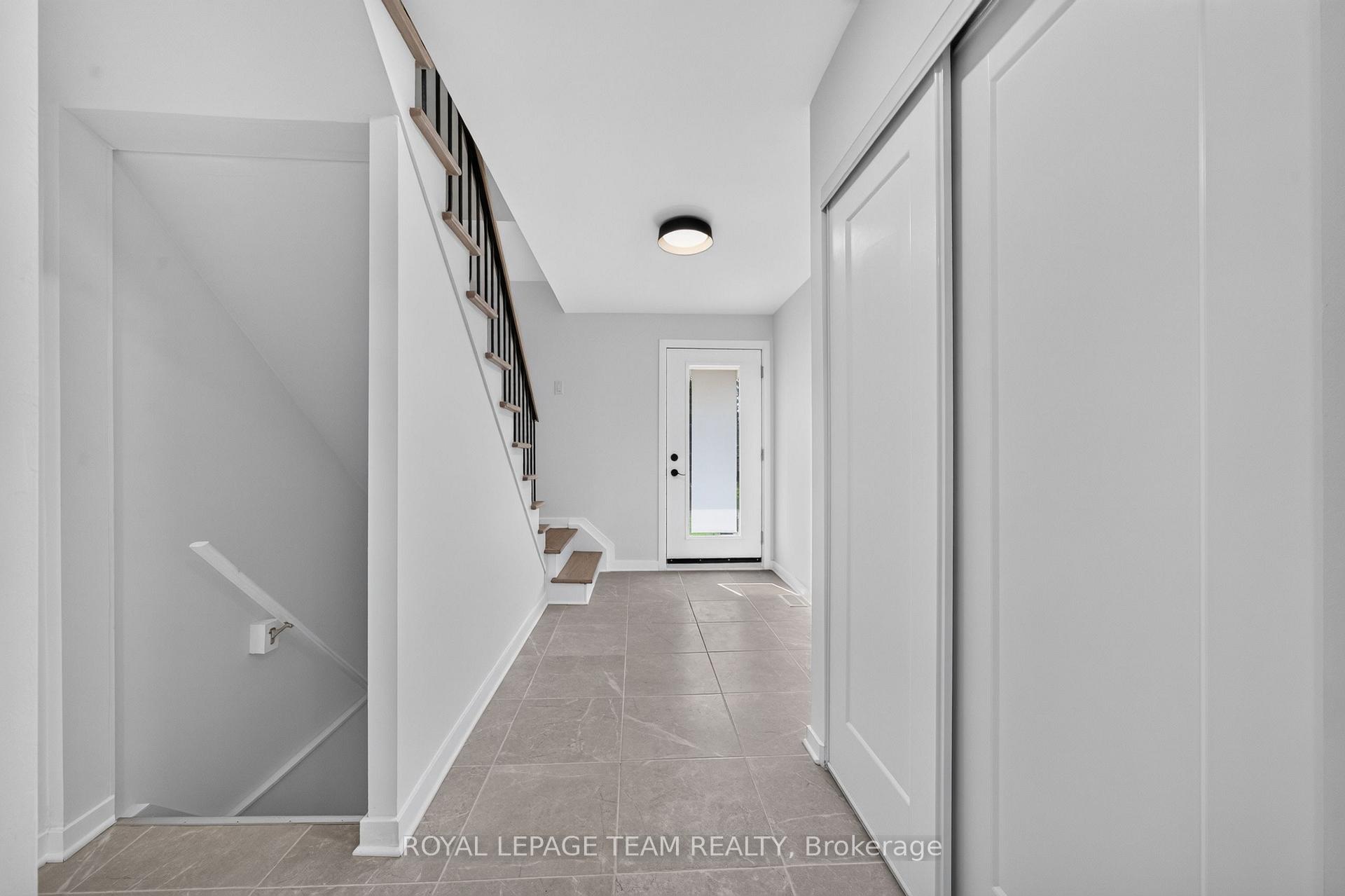 Photo 21 of 120 Glenncastle Drive, Ottawa, Carp — HOMEH