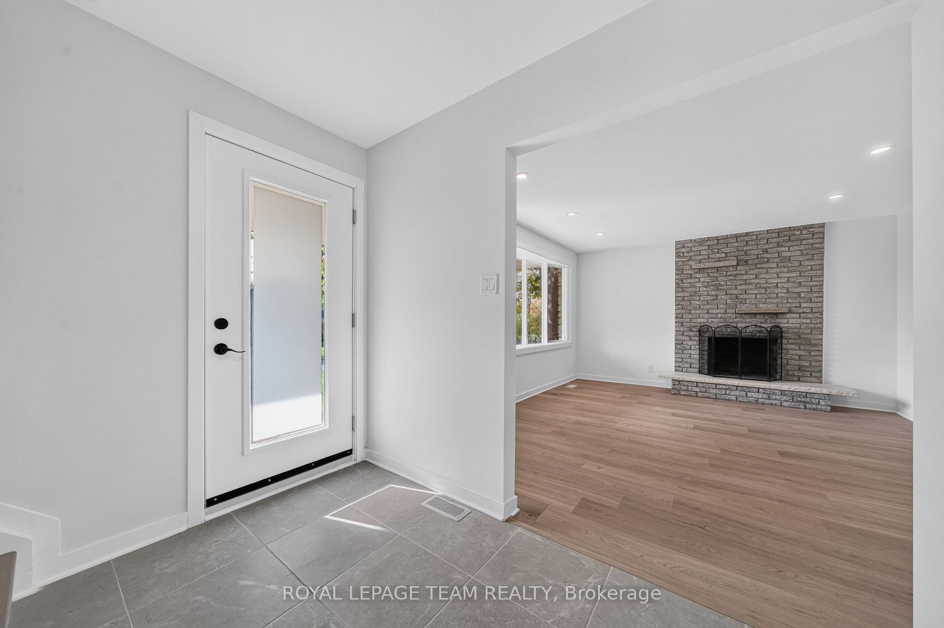 Photo 24 of 120 Glenncastle Drive, Ottawa, Carp — HOMEH