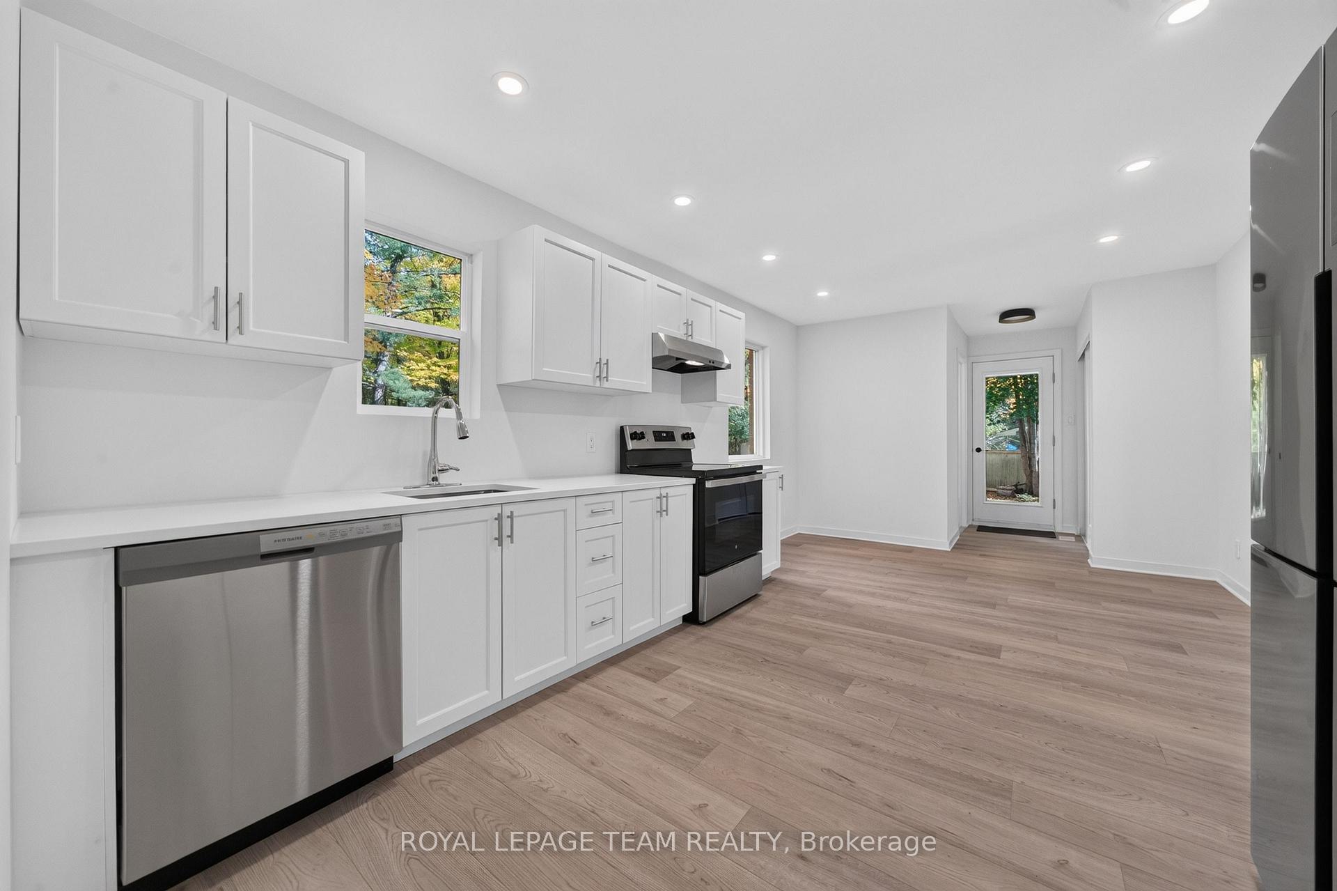 Photo 31 of 120 Glenncastle Drive, Ottawa, Carp — HOMEH