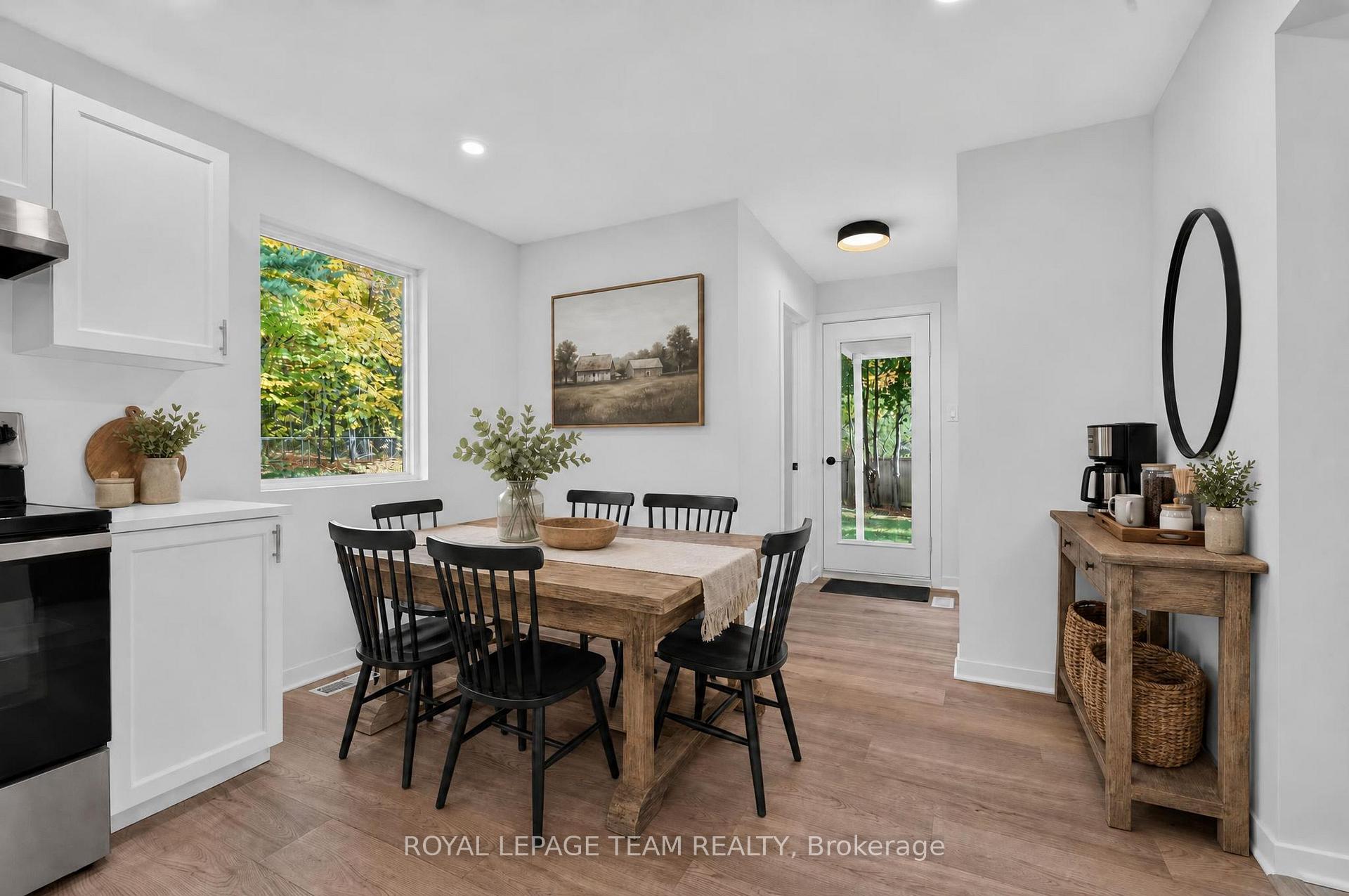 Photo 34 of 120 Glenncastle Drive, Ottawa, Carp — HOMEH