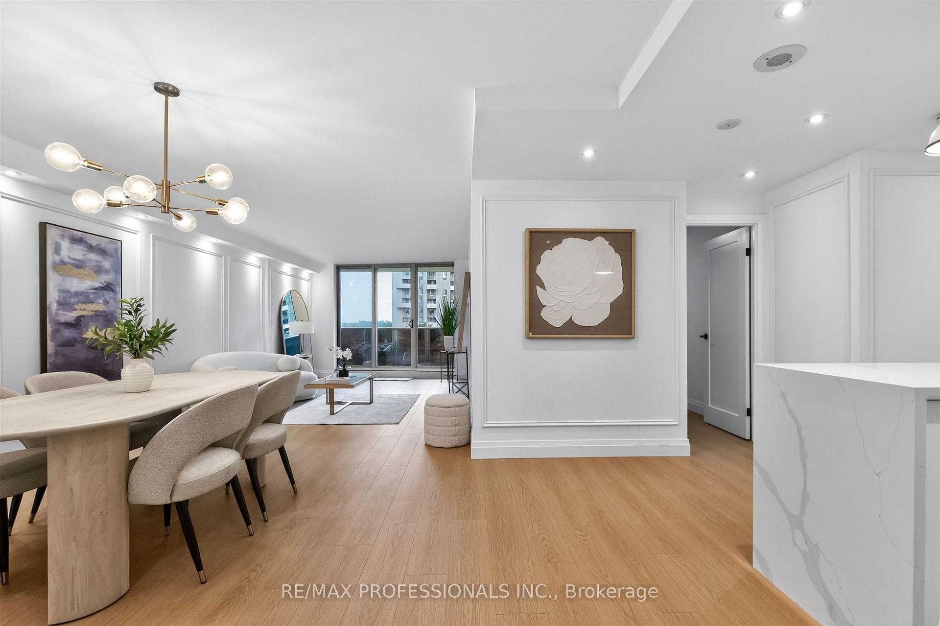 Photo 5 of Unit 502, 299 Mill Road, Etobicoke, Markland Wood — HOMEH