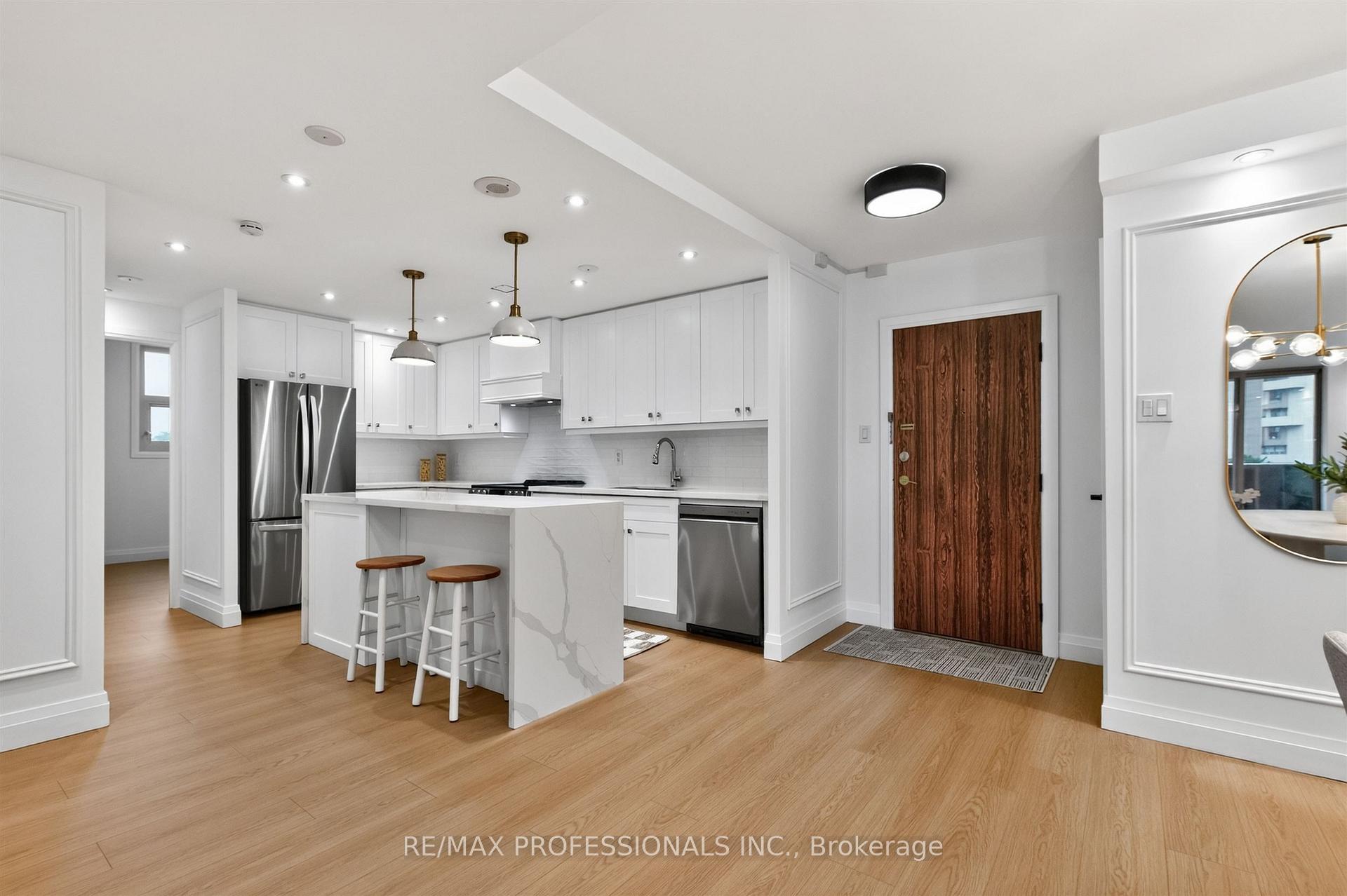 Photo 6 of Unit 502, 299 Mill Road, Etobicoke, Markland Wood — HOMEH