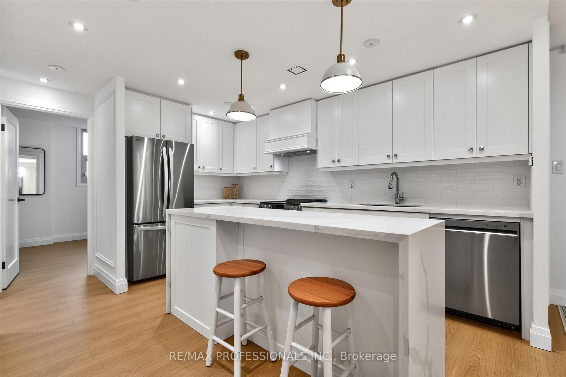 Photo 8 of Unit 502, 299 Mill Road, Etobicoke, Markland Wood — HOMEH