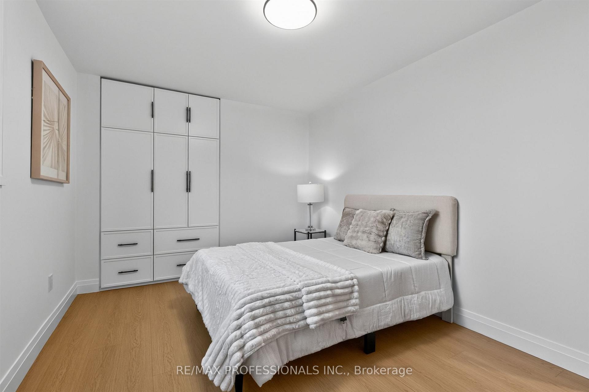 Photo 23 of Unit 502, 299 Mill Road, Etobicoke, Markland Wood — HOMEH