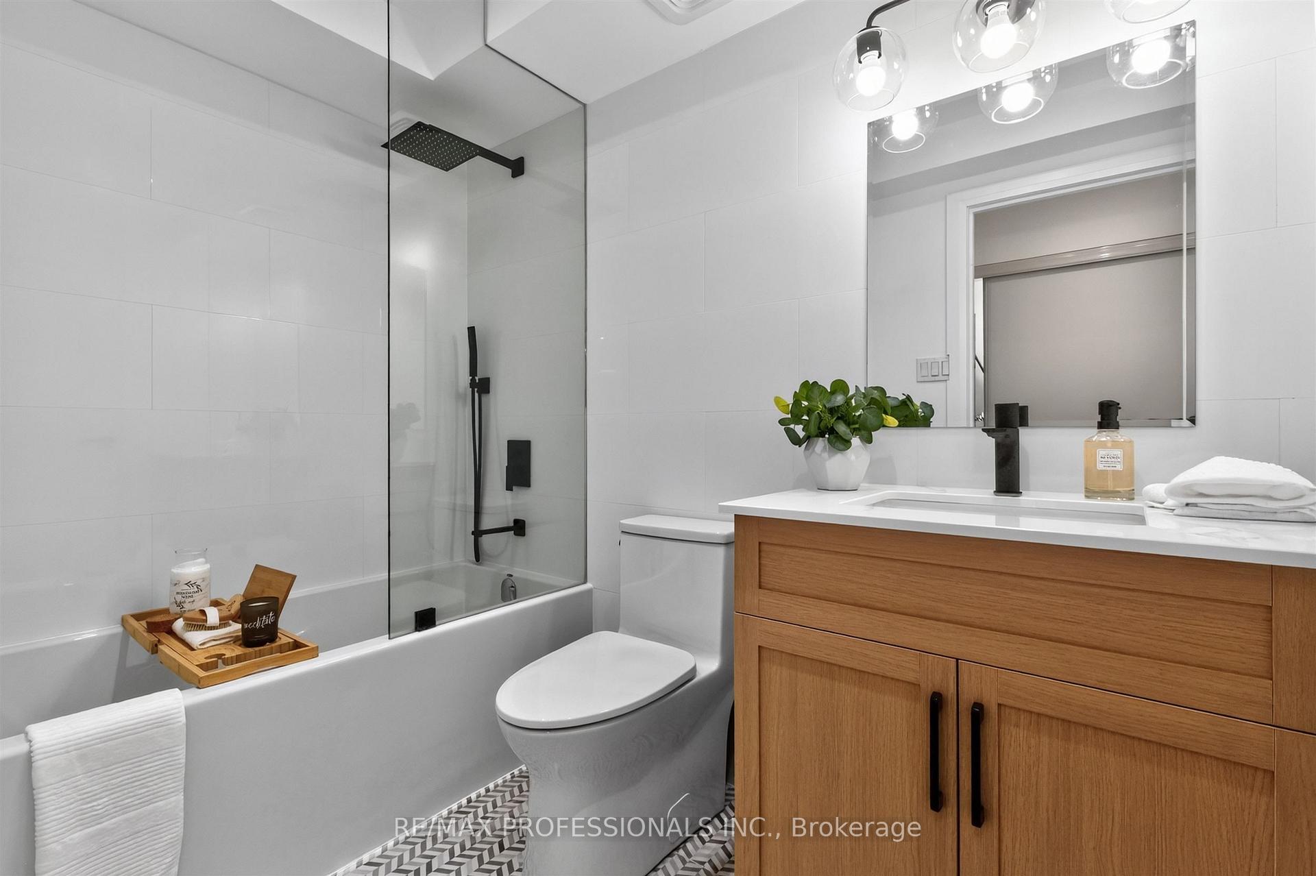 Photo 25 of Unit 502, 299 Mill Road, Etobicoke, Markland Wood — HOMEH