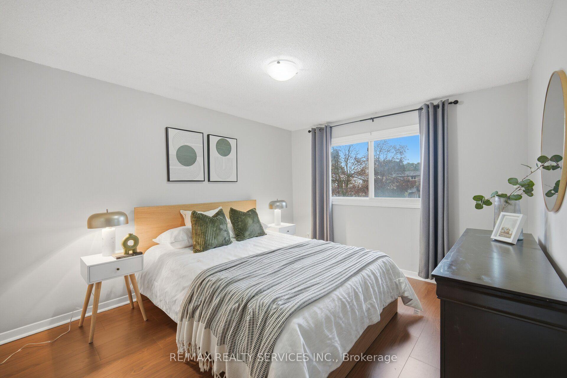 Photo 2 of Unit 42, 52 Adelaide Street, Barrie, Allandale — HOMEH