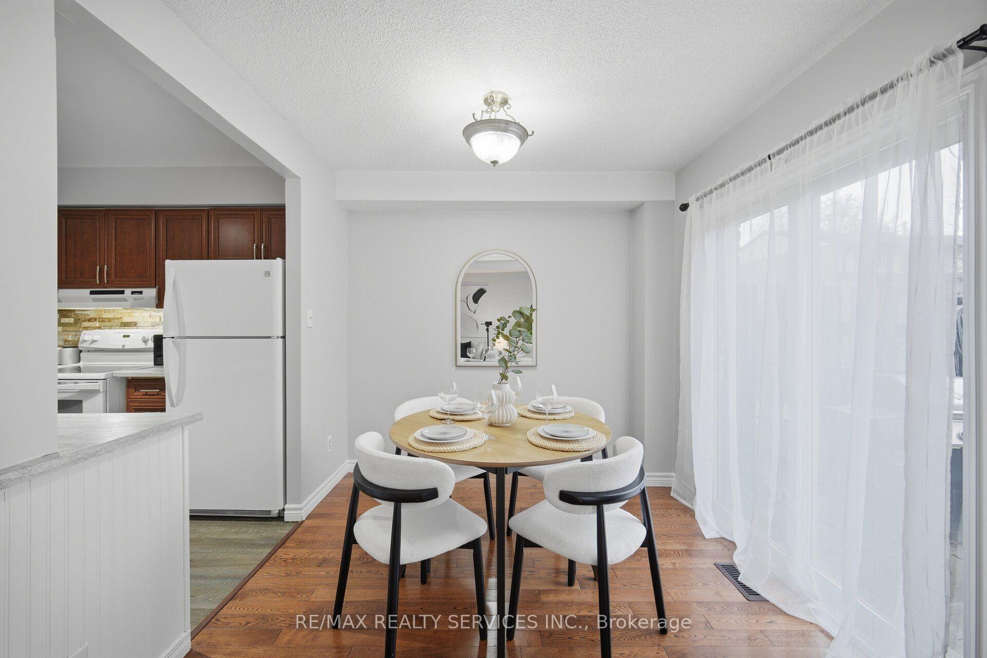 Photo 3 of Unit 42, 52 Adelaide Street, Barrie, Allandale — HOMEH