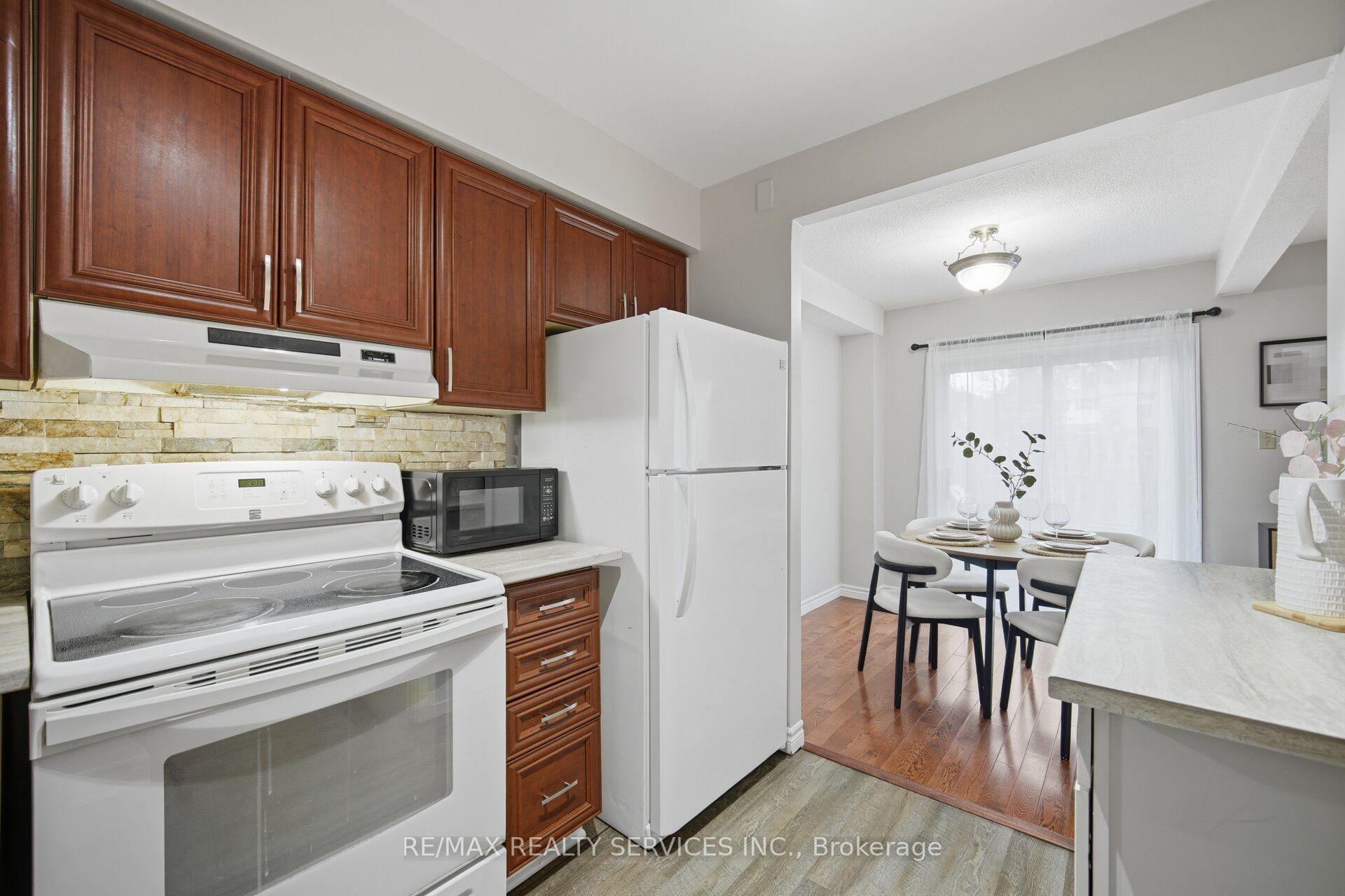 Photo 15 of Unit 42, 52 Adelaide Street, Barrie, Allandale — HOMEH