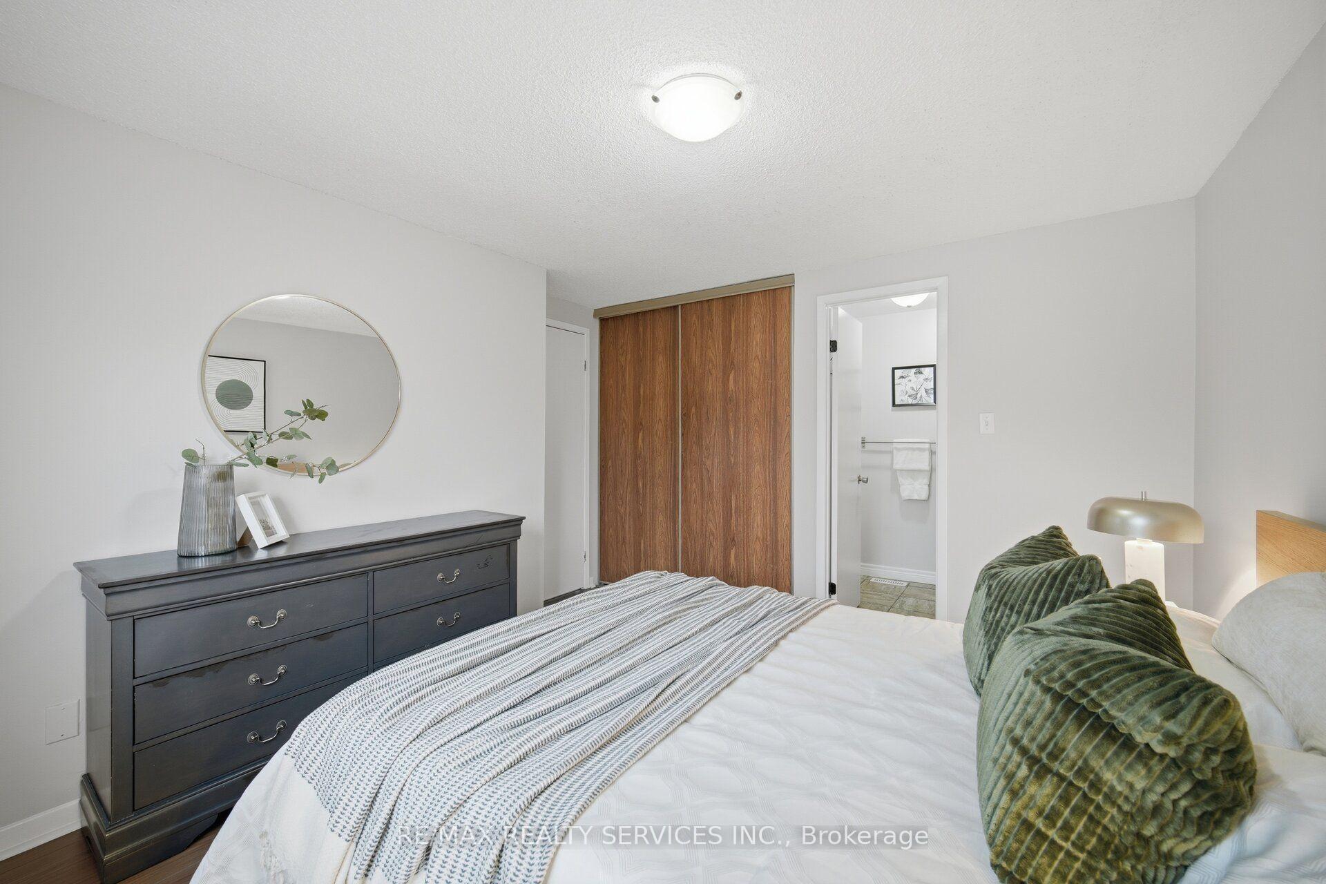 Photo 24 of Unit 42, 52 Adelaide Street, Barrie, Allandale — HOMEH