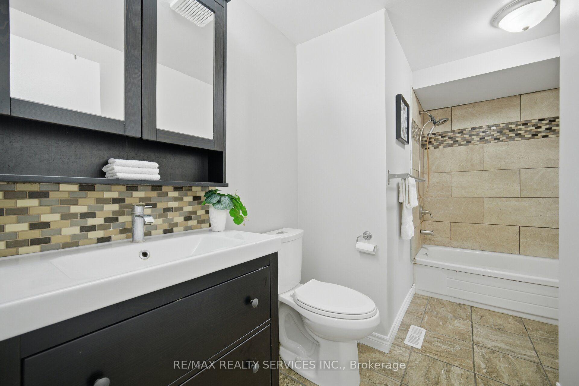Photo 31 of Unit 42, 52 Adelaide Street, Barrie, Allandale — HOMEH