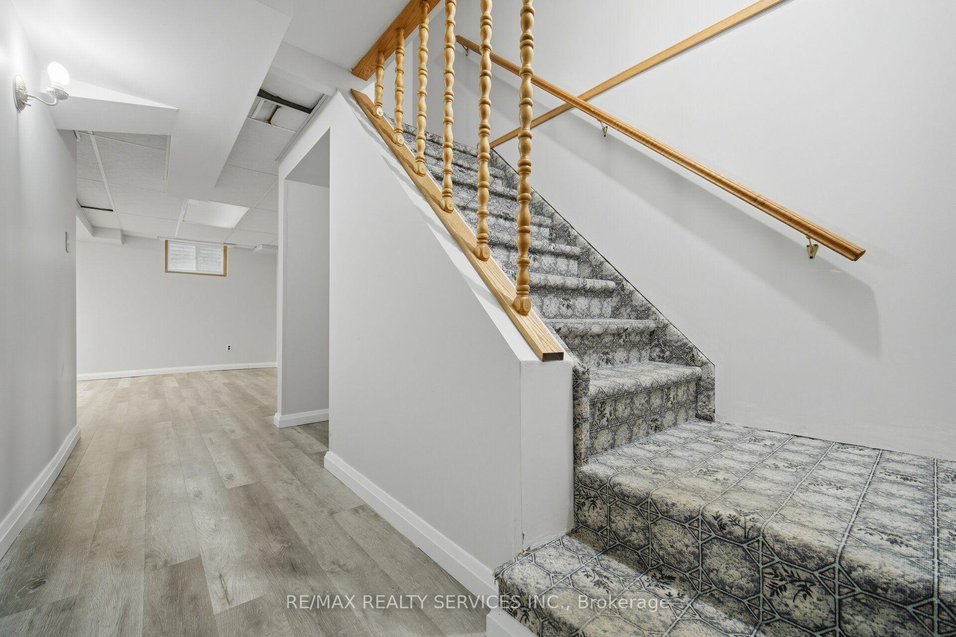 Photo 33 of Unit 42, 52 Adelaide Street, Barrie, Allandale — HOMEH