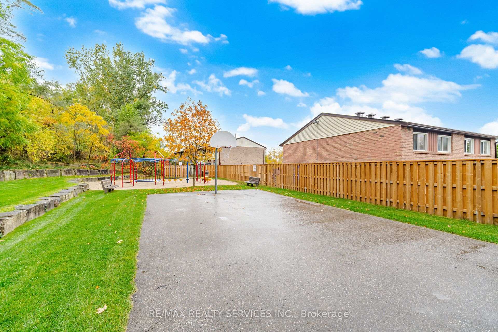 Photo 48 of Unit 42, 52 Adelaide Street, Barrie, Allandale — HOMEH
