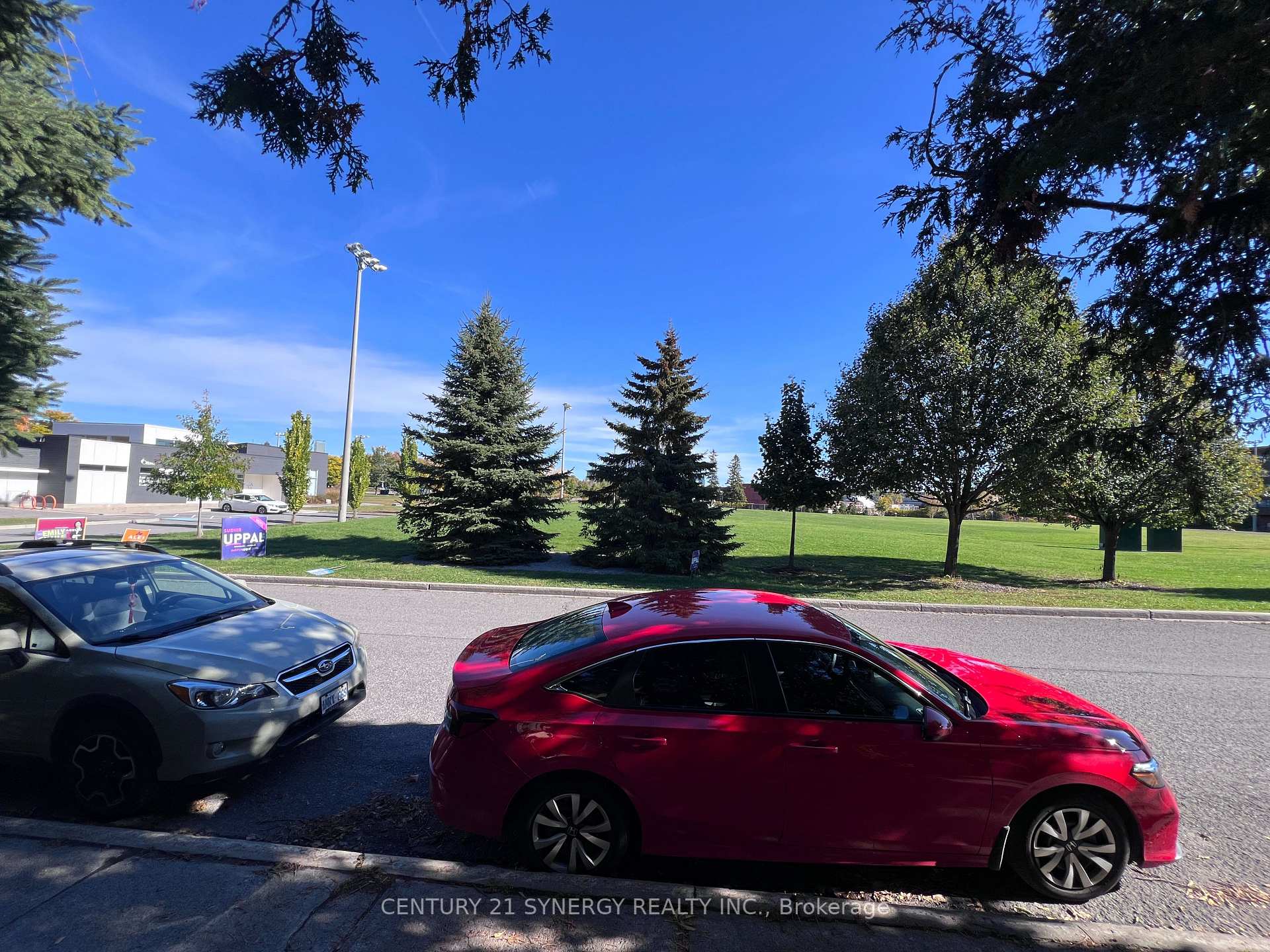 Photo 5 of 52 & 50 Stonehurst Avenue W, Ottawa, Mechanicsville — HOMEH