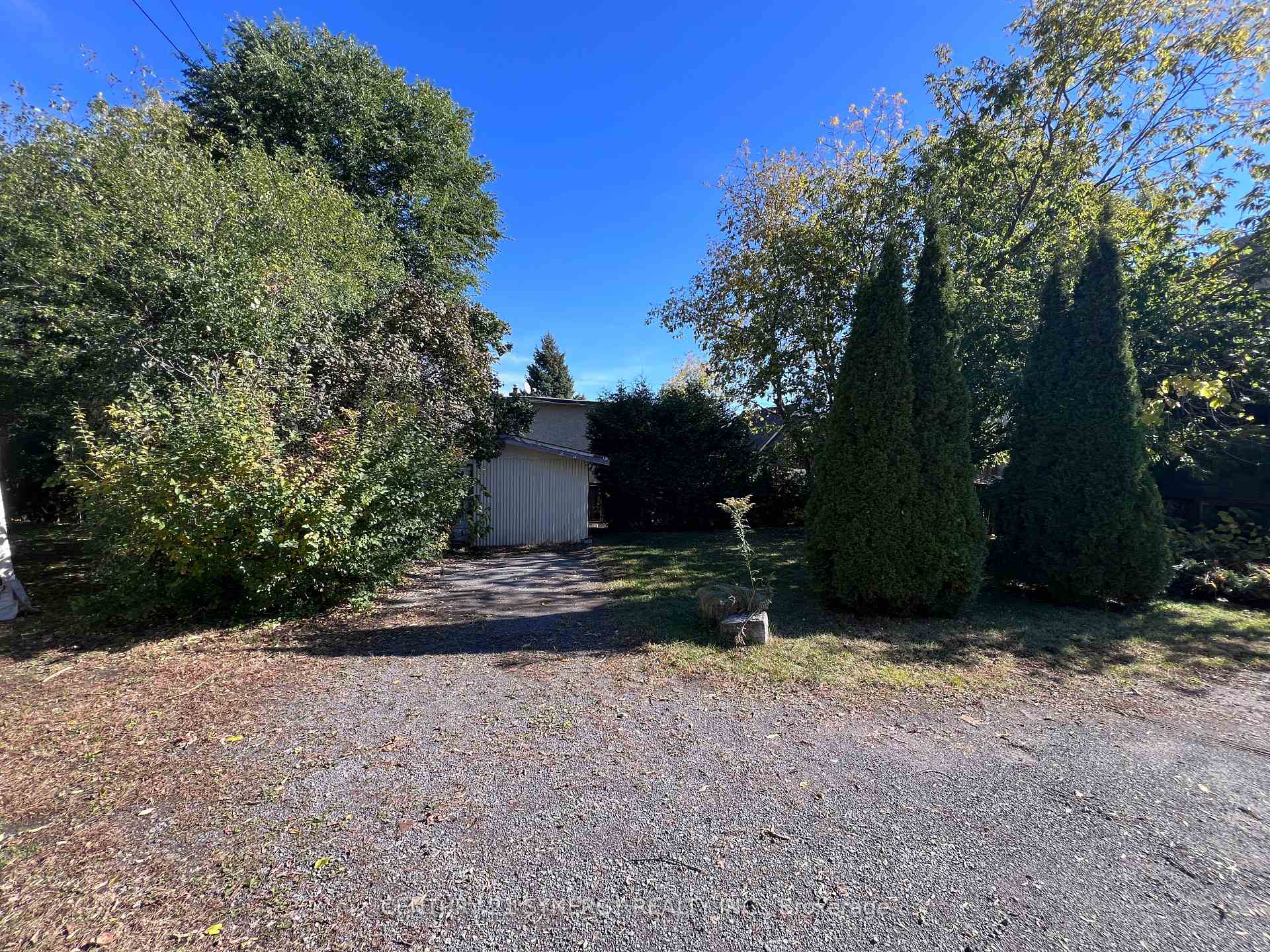 Photo 6 of 52 & 50 Stonehurst Avenue W, Ottawa, Mechanicsville — HOMEH