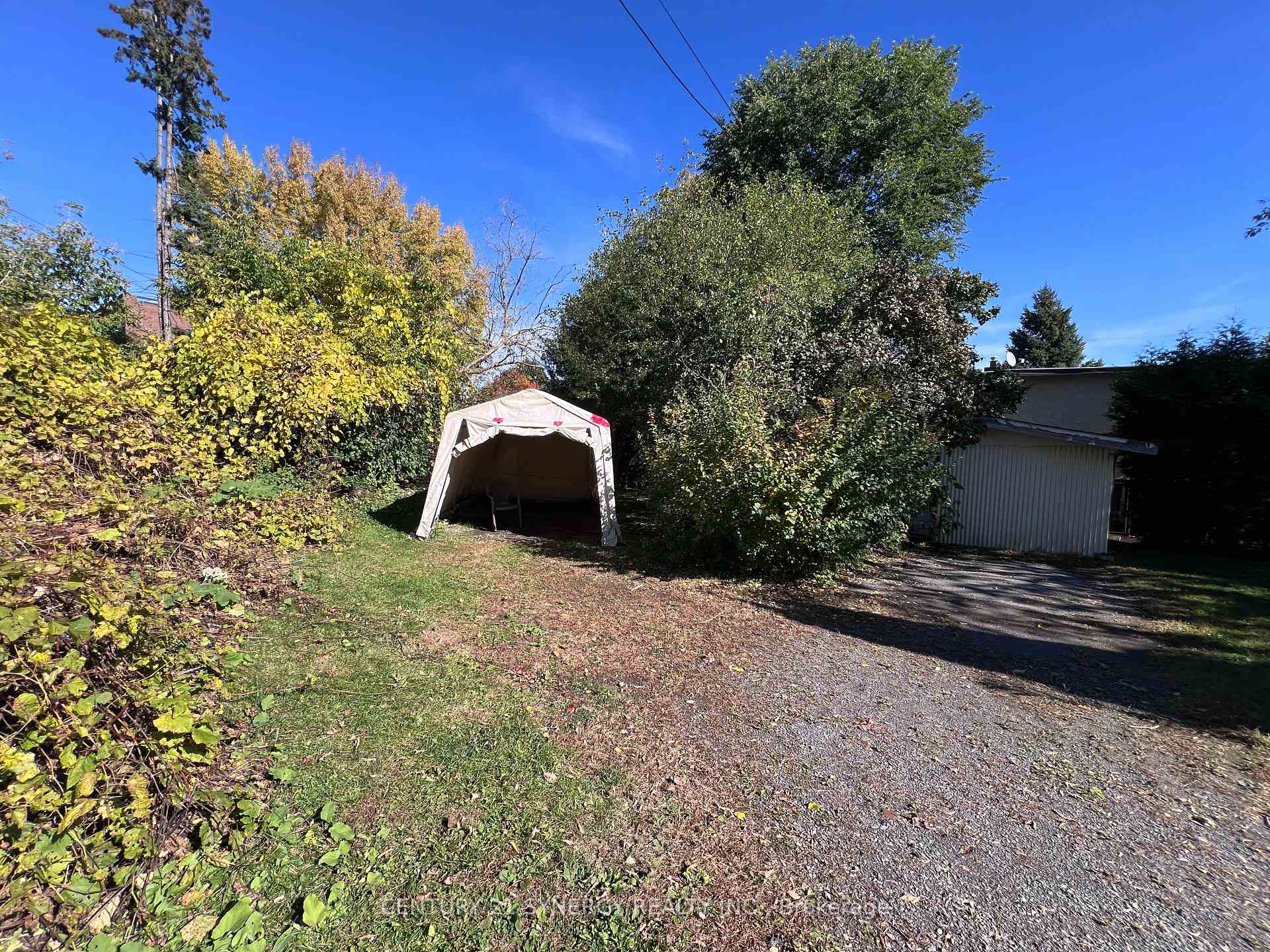 Photo 7 of 52 & 50 Stonehurst Avenue W, Ottawa, Mechanicsville — HOMEH