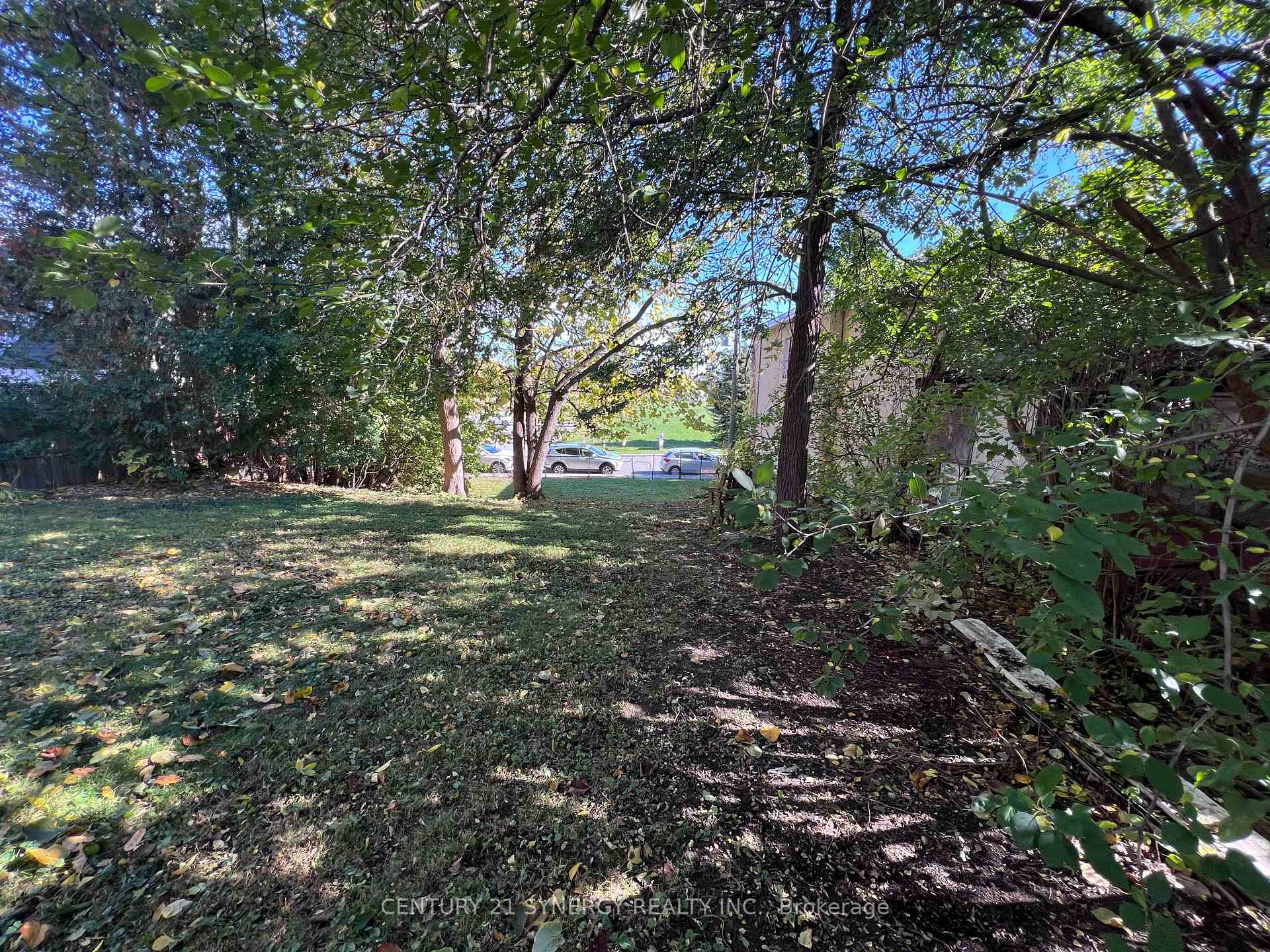 Photo 8 of 52 & 50 Stonehurst Avenue W, Ottawa, Mechanicsville — HOMEH