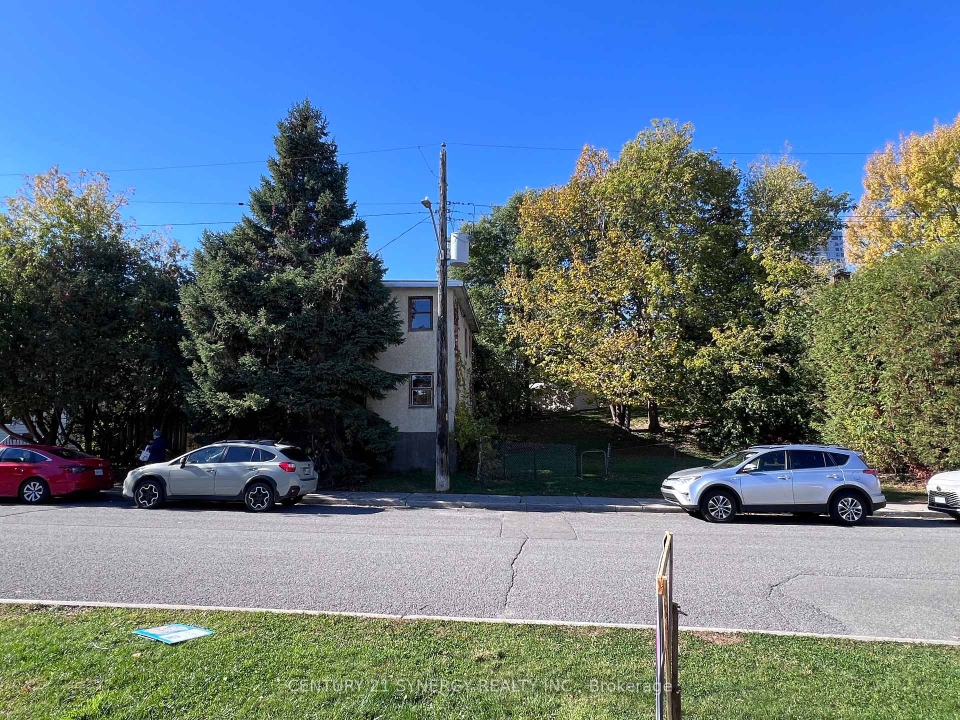 Photo 10 of 52 & 50 Stonehurst Avenue W, Ottawa, Mechanicsville — HOMEH