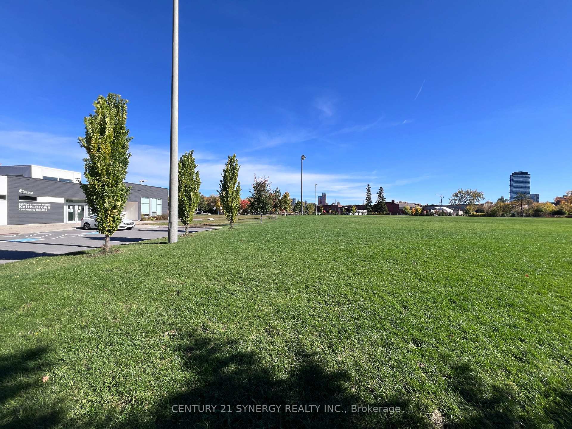 Photo 13 of 52 & 50 Stonehurst Avenue W, Ottawa, Mechanicsville — HOMEH