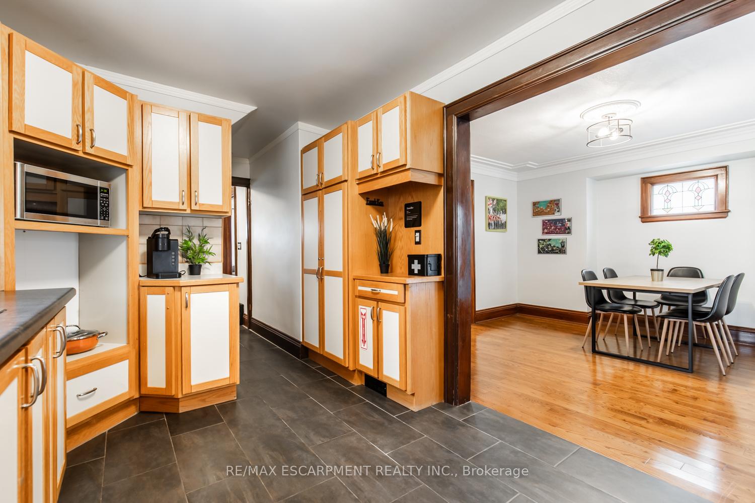Photo 11 of 60 Lake Avenue Drive, Hamilton, Stoney Creek — HOMEH